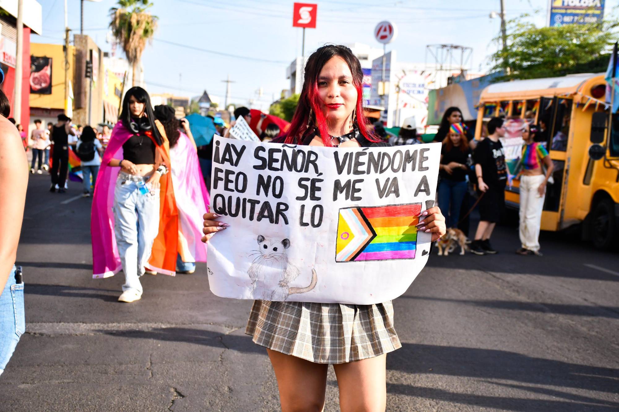 $!Lanzan llamado a la paz y a la inclusión en Marcha de la Diversidad Sexual en Culiacán