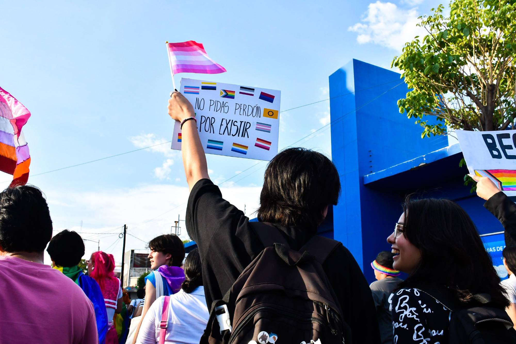 $!Lanzan llamado a la paz y a la inclusión en Marcha de la Diversidad Sexual en Culiacán