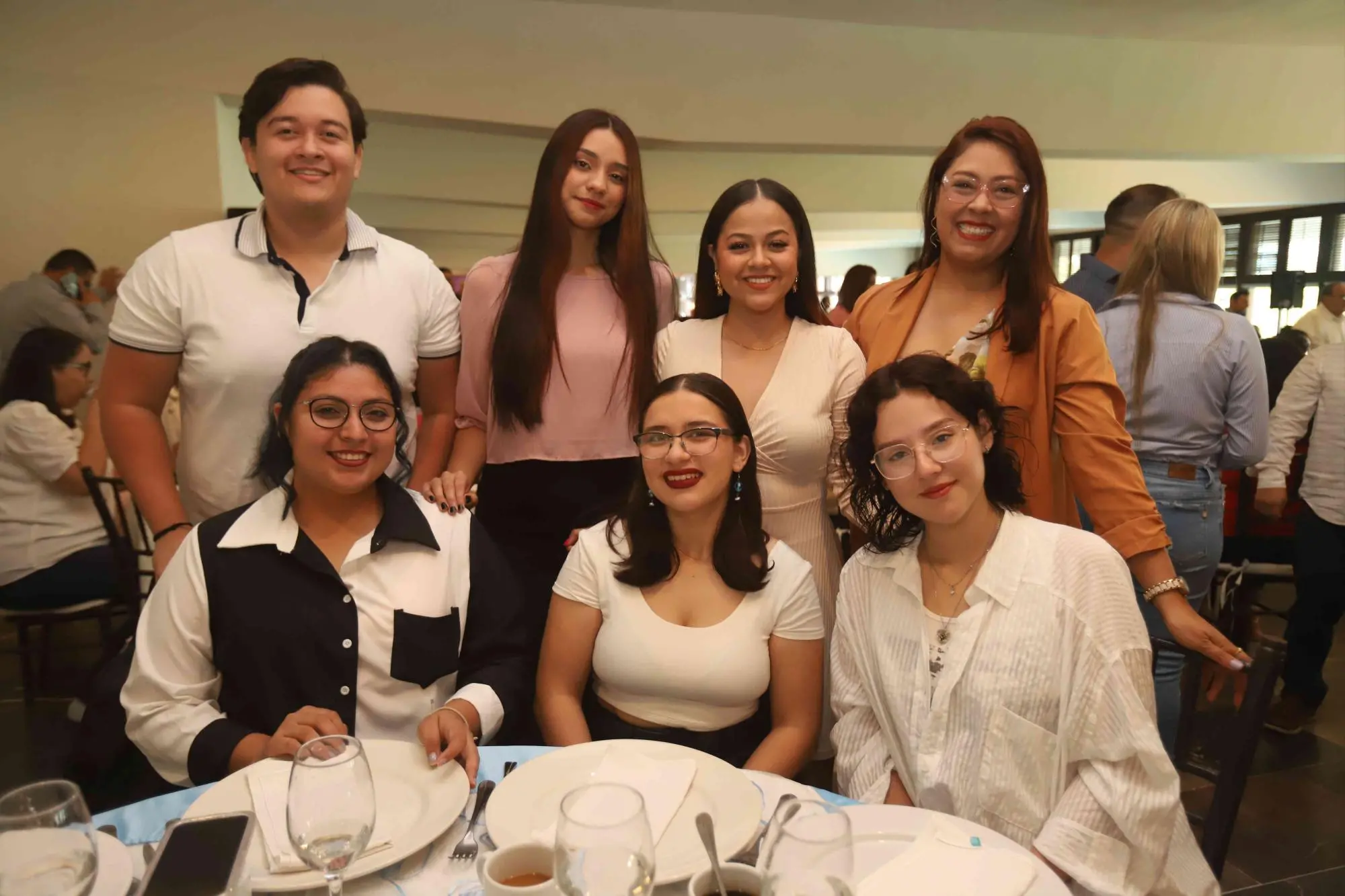 $!Bryan Acosta, Grecia Valenzuela, Shchary Millán, Lagsing Woo, Montserrat Vicente, Ximena Martínez y Jaqueline Macías.