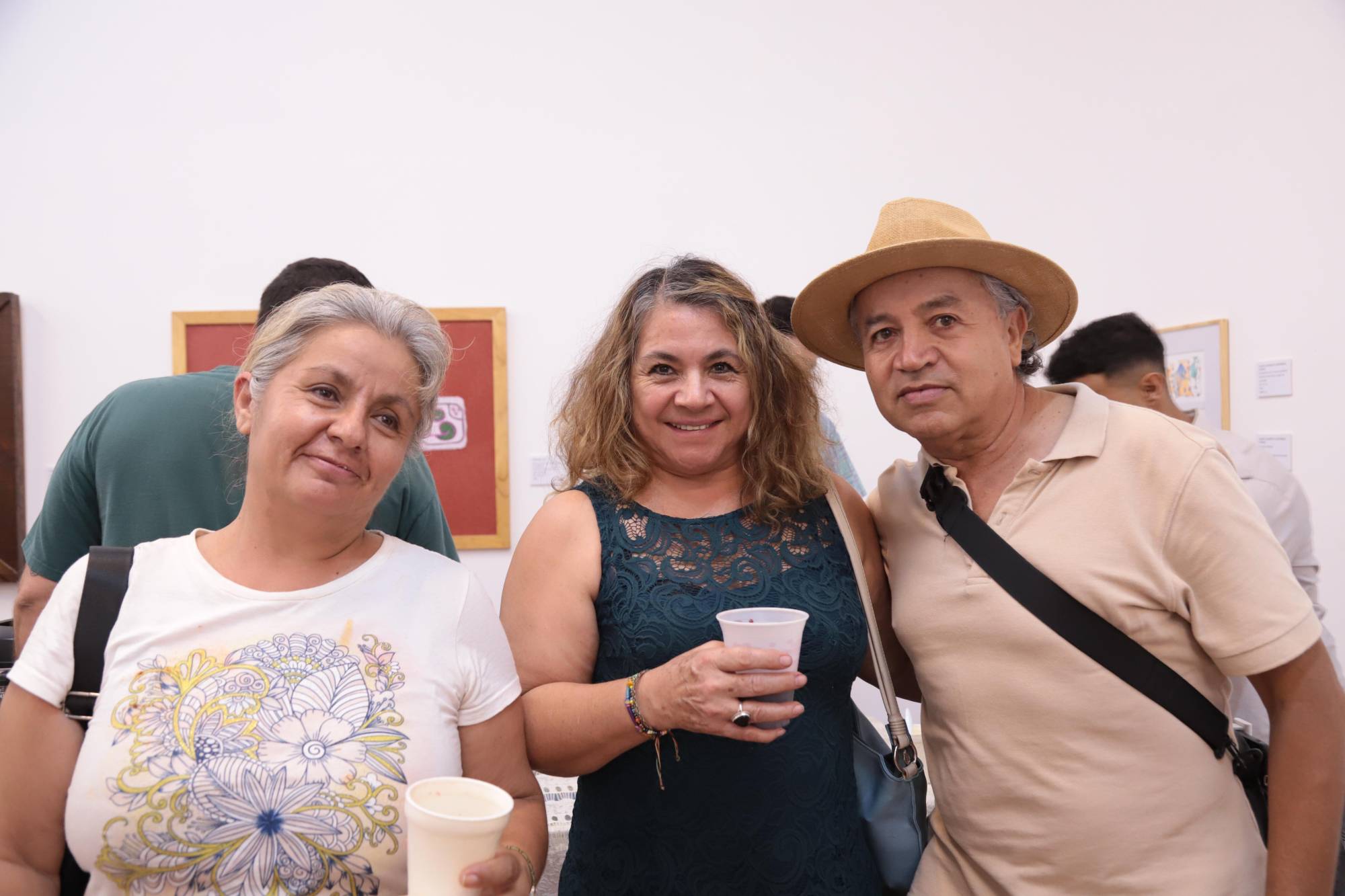 $!Georgina Rodríguez, Perla Flores y Fernando Barraza.