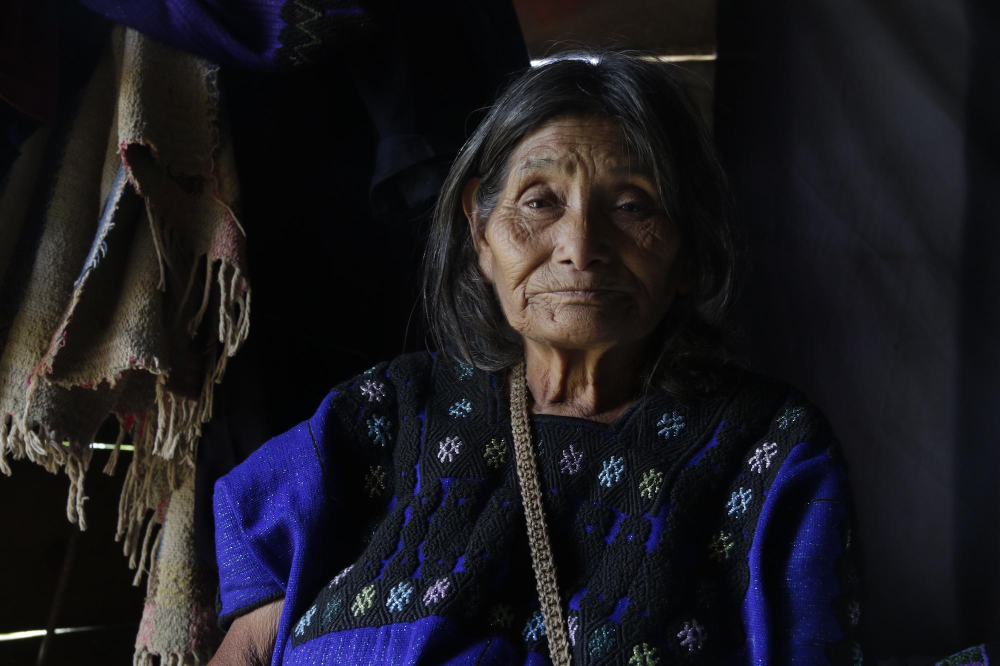 $!Mujer desplazada por enfrentamiento en Pantelhó, Chiapas. Los pobladores de la localidad denunciaron amenazas de integrantes del crimen organizado, que han provocado el desplazamiento forzado de familias.