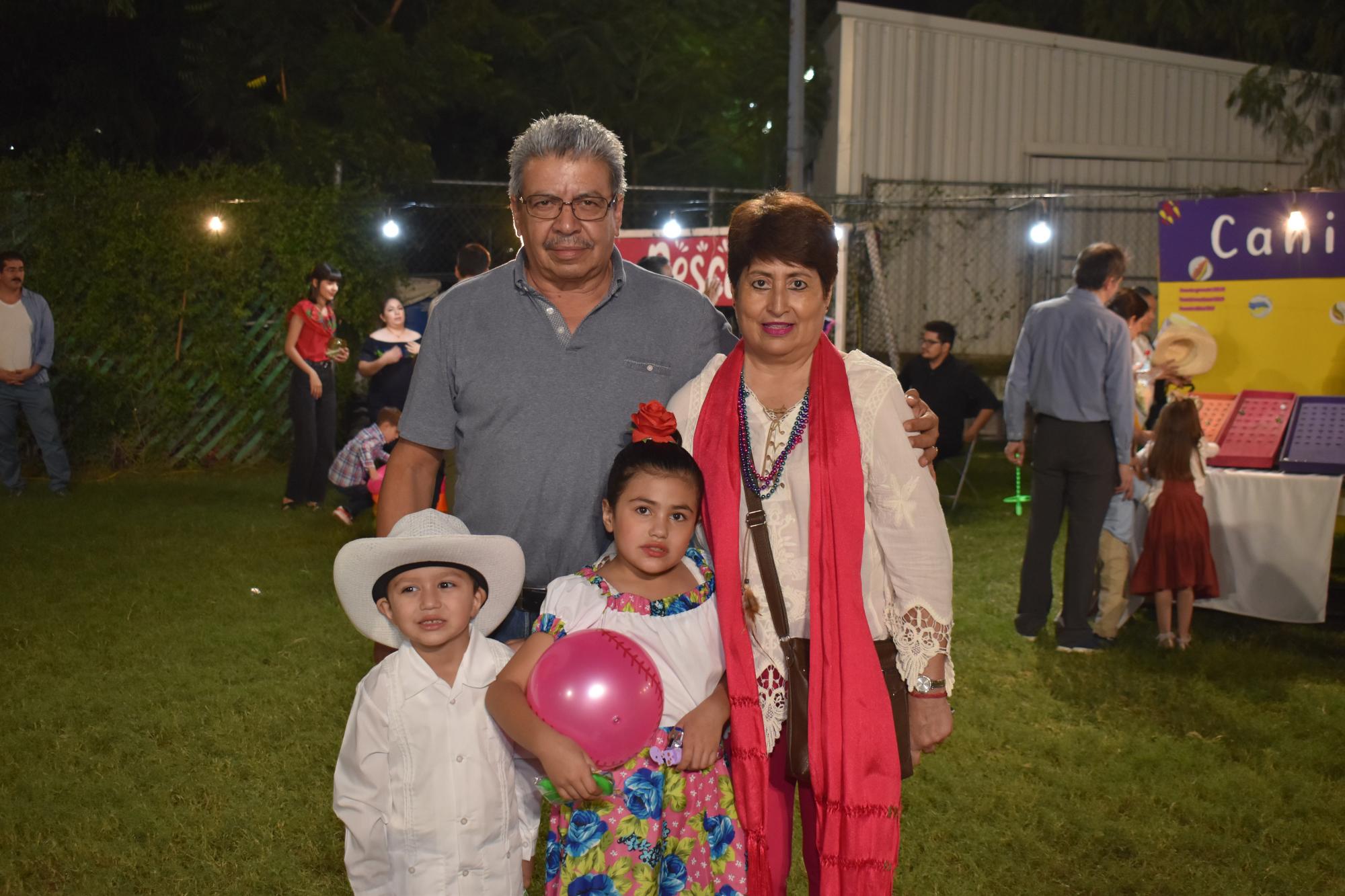 $!Sofía, Ernesto, Ramiro y Silvia Rebollar Zazueta.