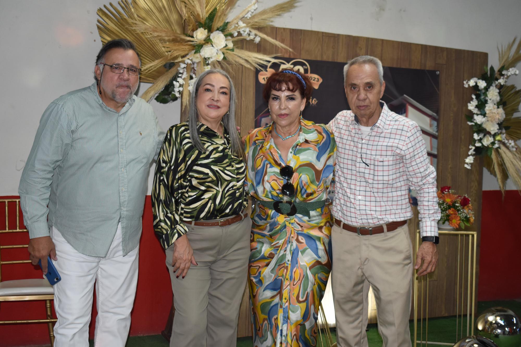 $!Jaime Palazuelos, Cande Heredia, Doris Bastidas y Gilberto Covarrubias.
