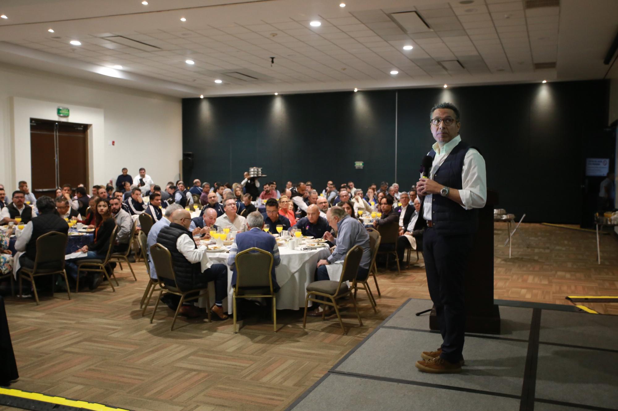 $!Una amena conferencia realizó el chef Luis Osuna Vidaurri.