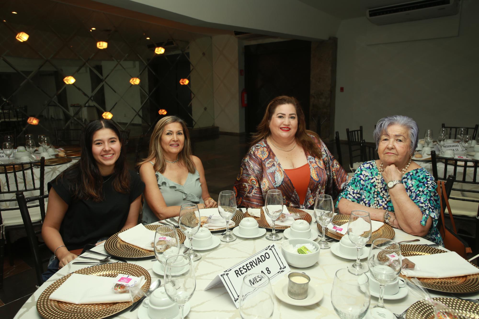 $!Nora Zambrano, Gracia Meléndrez, Martha González y Herminia Gaxiola.