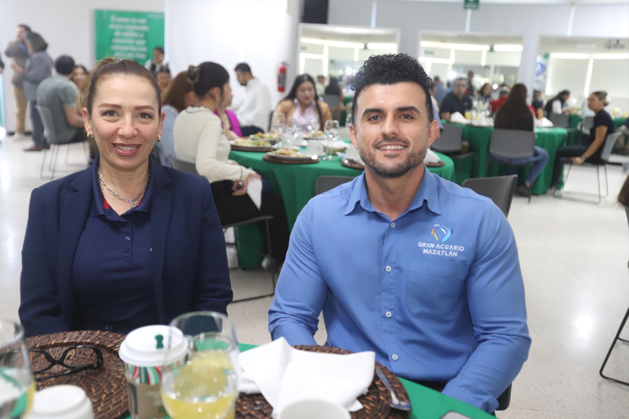 $!María Teresa Gaeta y Carlos Tirado.