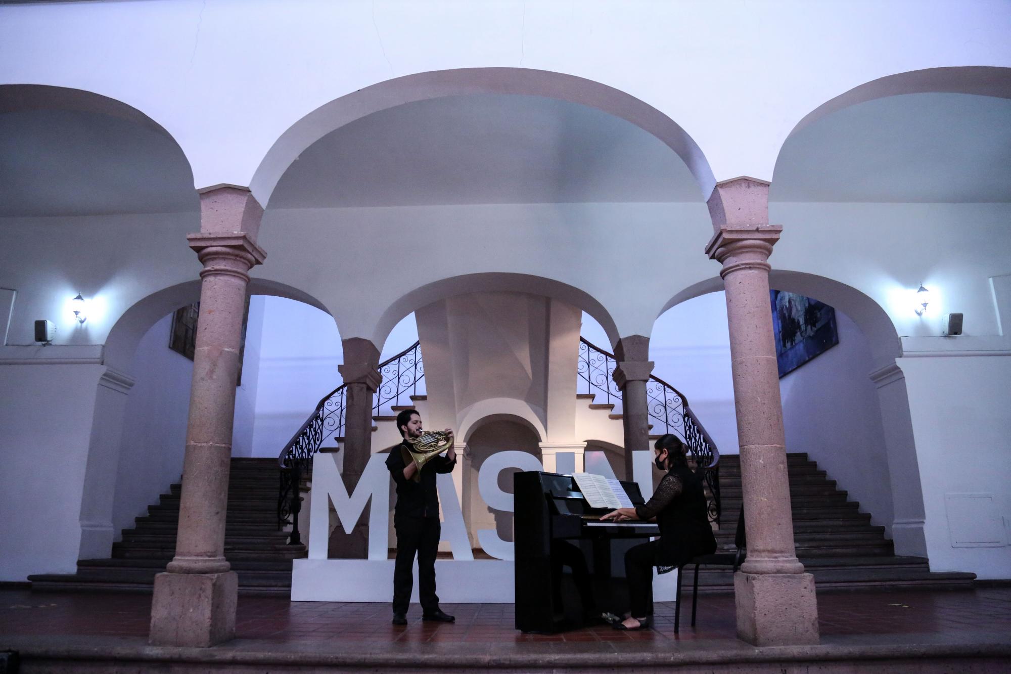 $!El concierto se transmitió desde el Museo de Arte de Sinaloa.