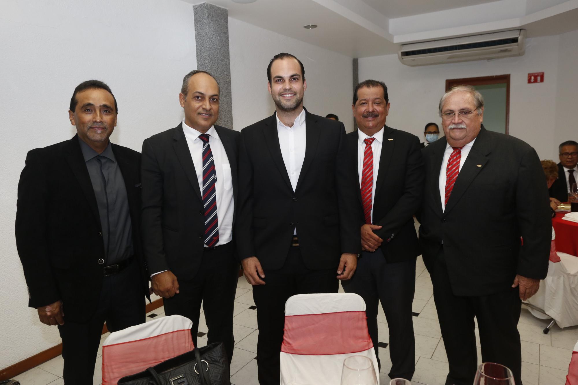 $!Óscar Galaviz, Quel Galván Pelayo, Quel Alberto Galván Tirado, Benjamín Cárdenas Chávez y Guillermo Trewartha.