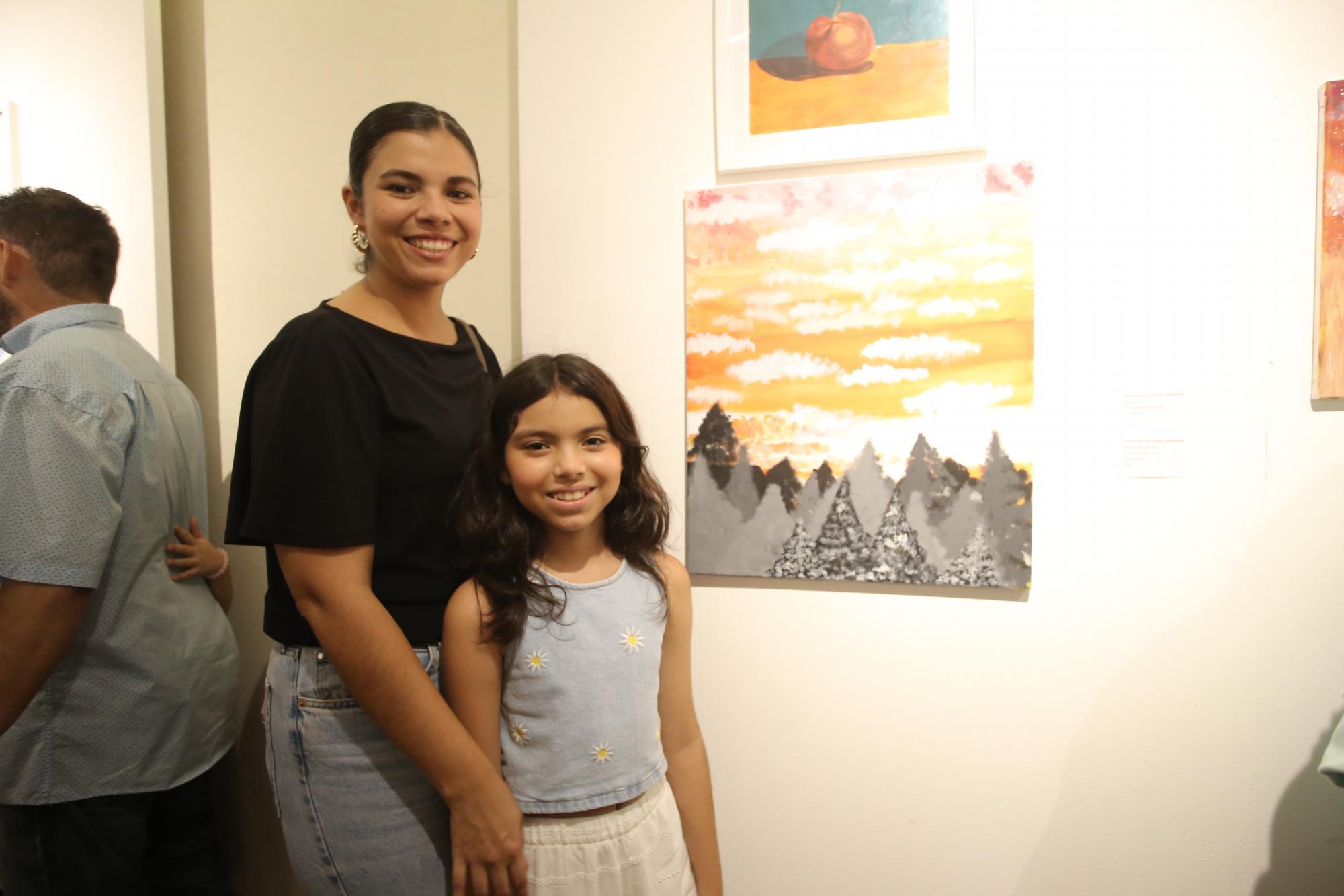 $!Valentina del Valle Sandoval con su mamá, Karla Sandoval.