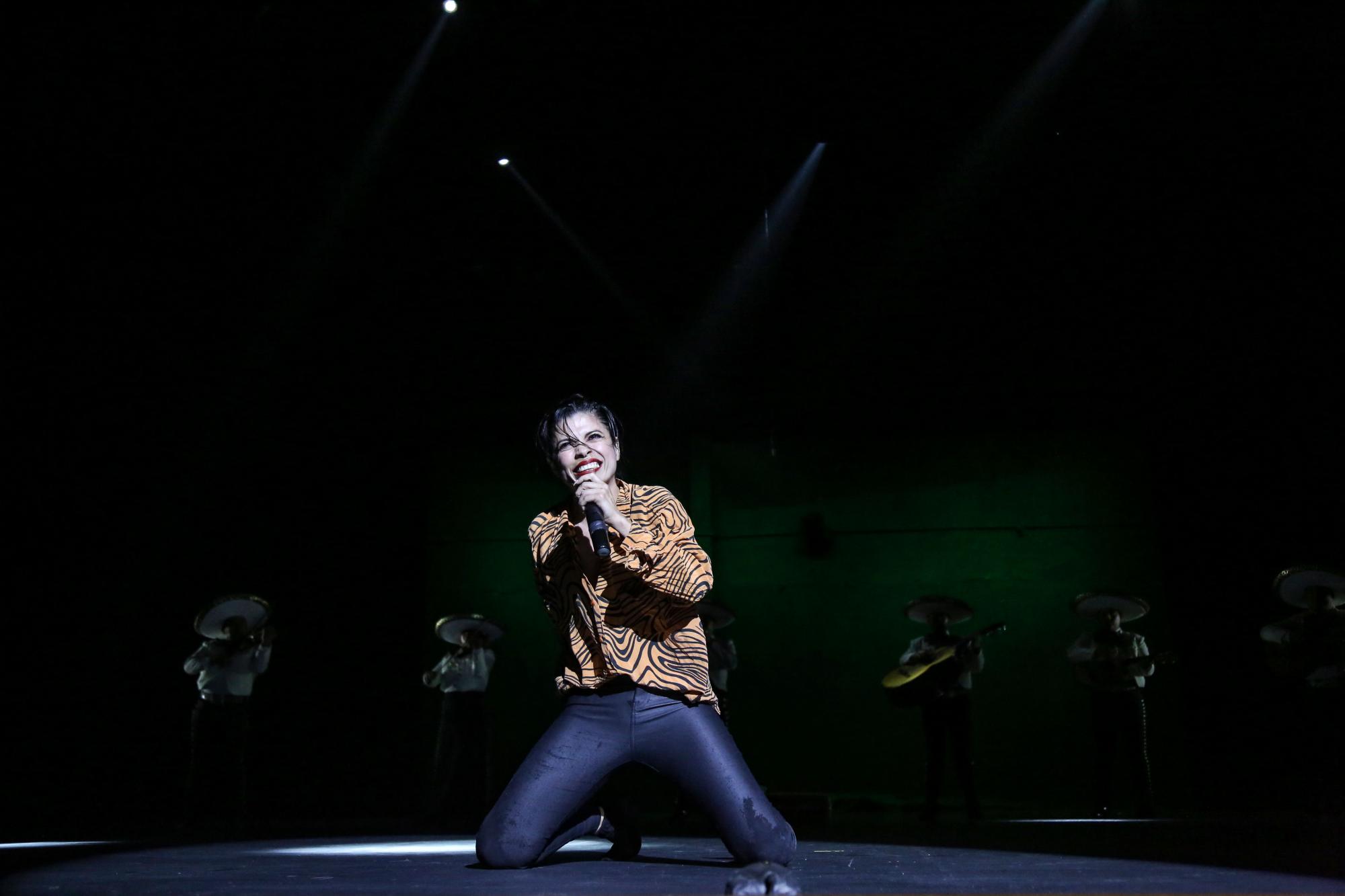 $!Con danza, música y canto inician festejos por los 15 años de Danza Joven Sinaloa