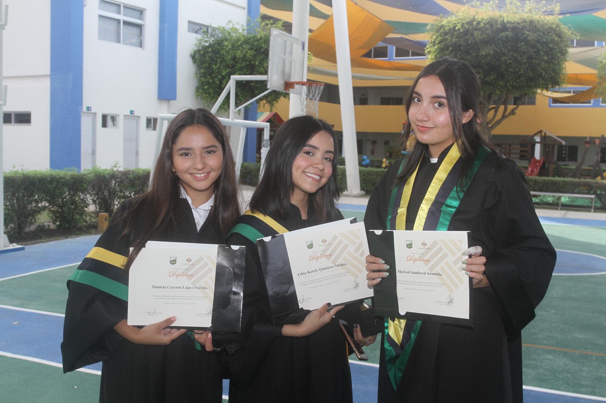 $!Daniela Cayeros López Portillo, Libia Karely Quintero Montes y Marisol Sandoval Armenta.