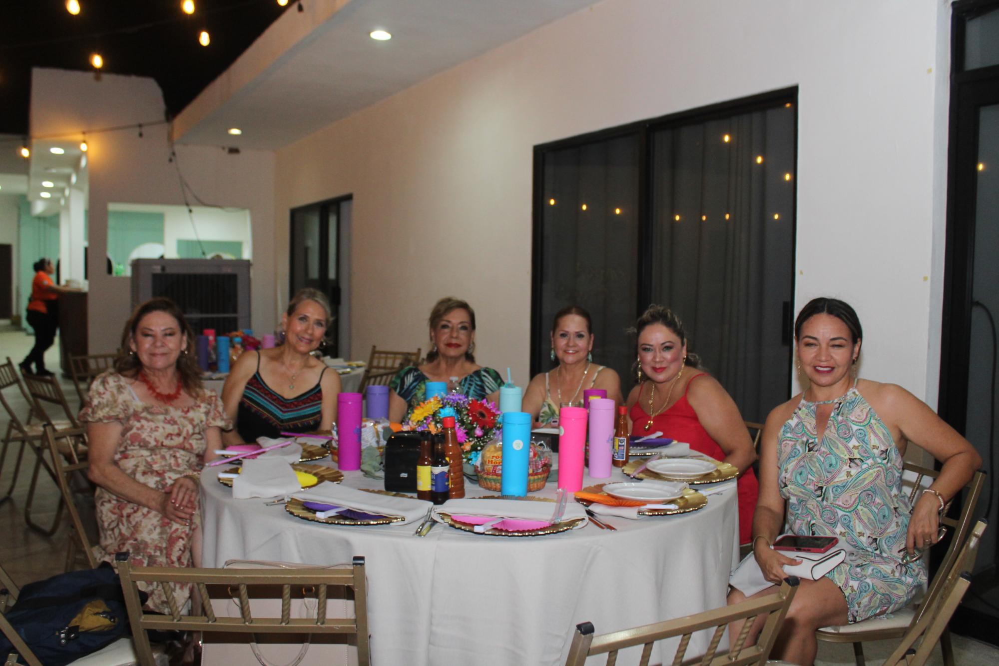 $!Emilia Ruiz, Yoly Delgado, Cecilia Macías, Paty García, Mariana Alanis, y Alma García.