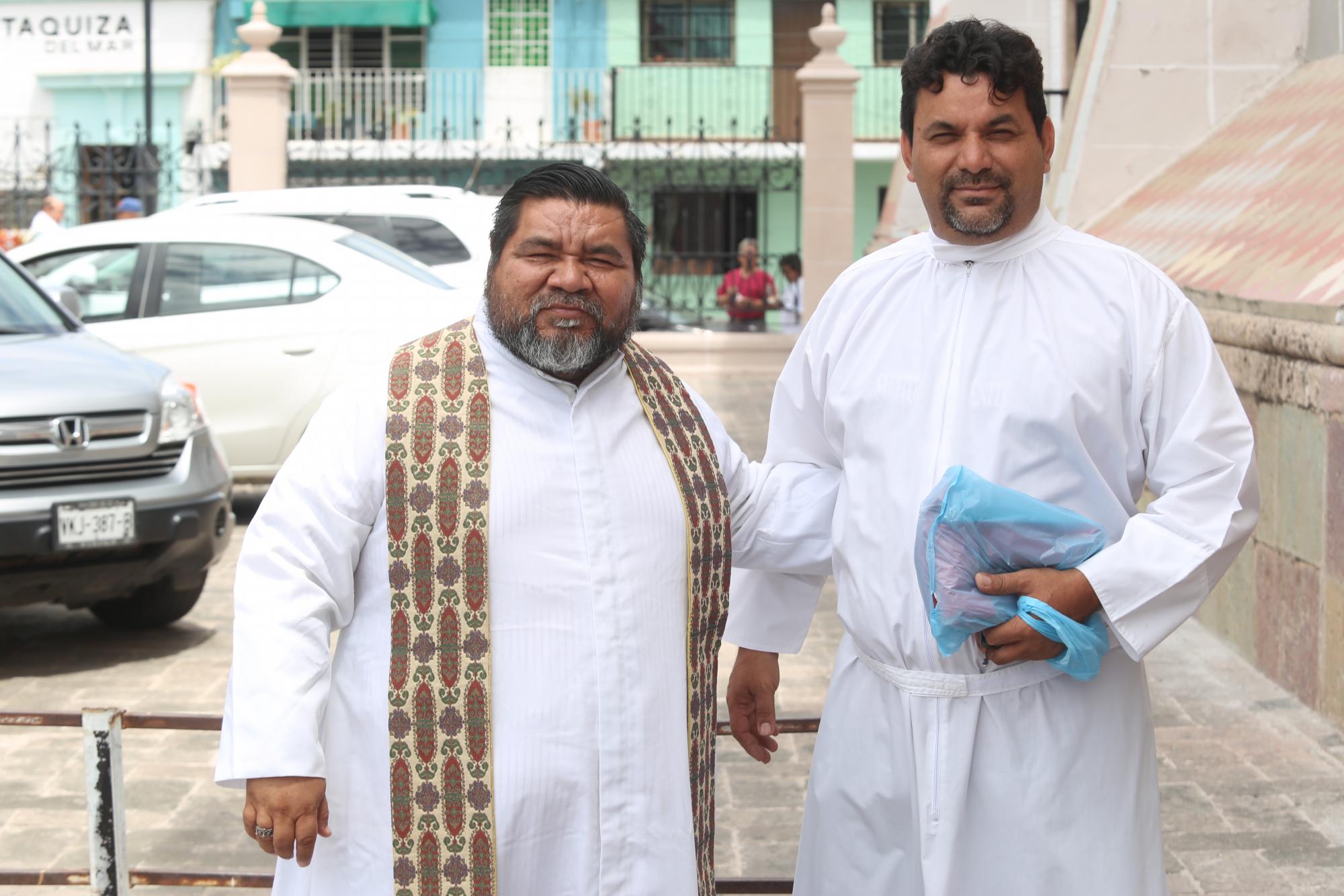 $!Los sacerdotes Ramón García Valenzuela y Noé Rocha Farias.