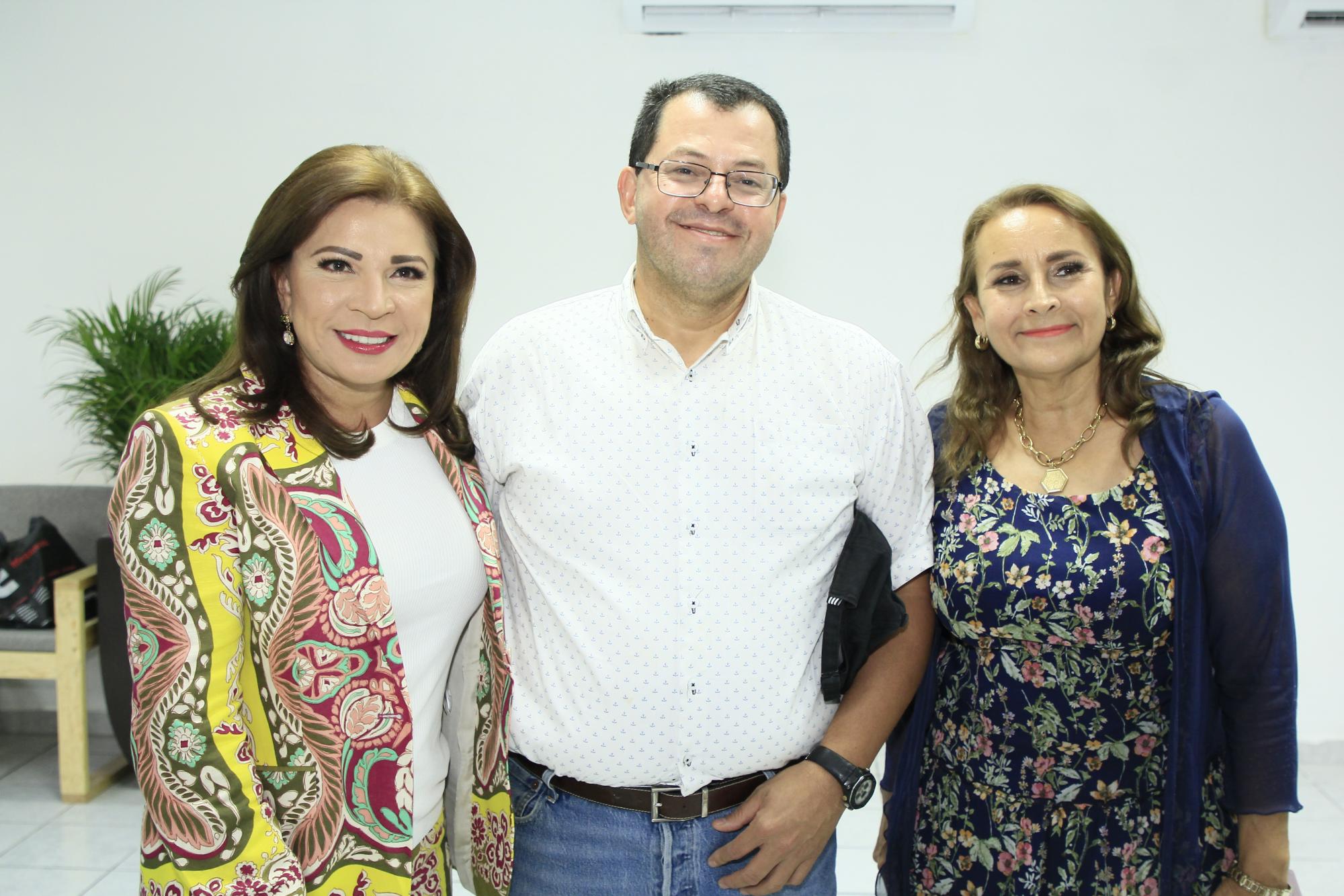 $!Imelda Félix, José Alfredo Beltrán y Adriana Ochoa.