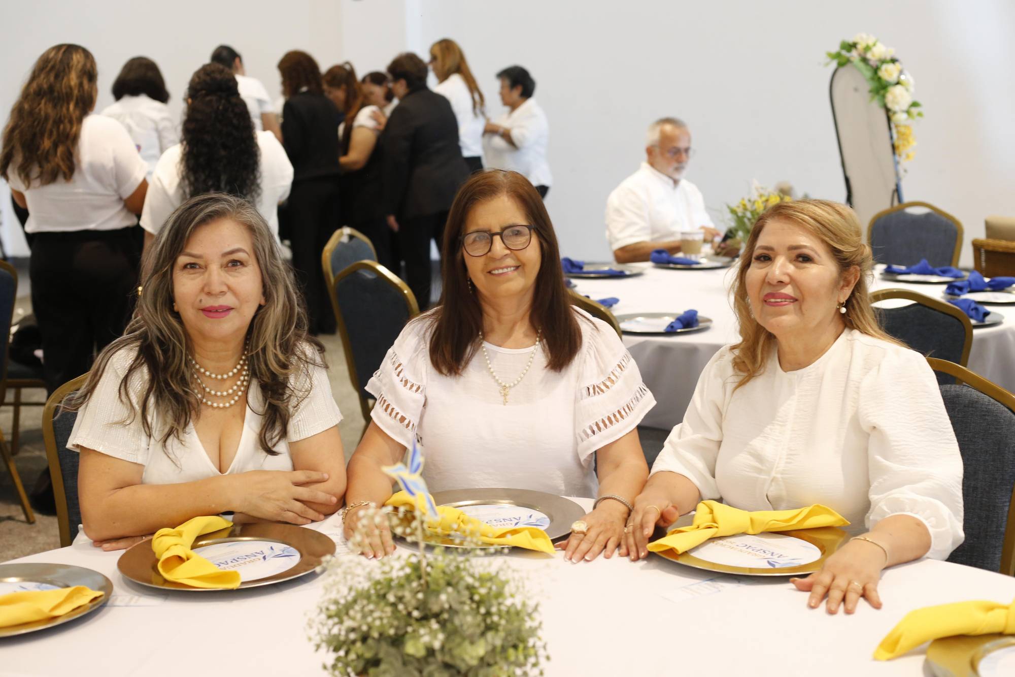 $!Amelia Alvarado, María Esther Machado y Chayito López.