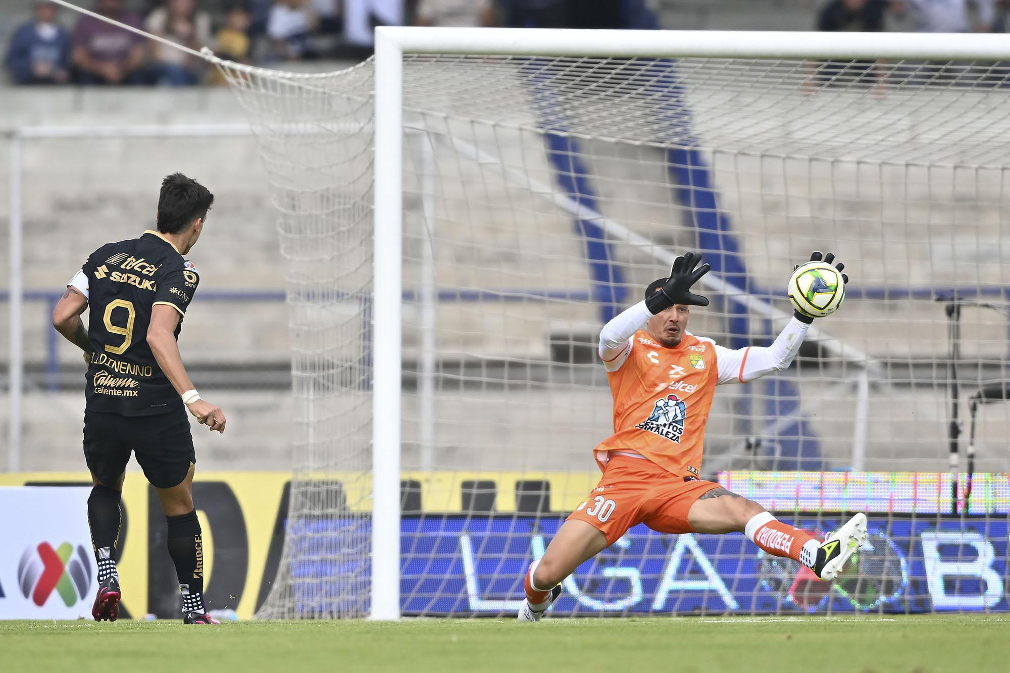 $!Pumas sale más fiera y golea al León