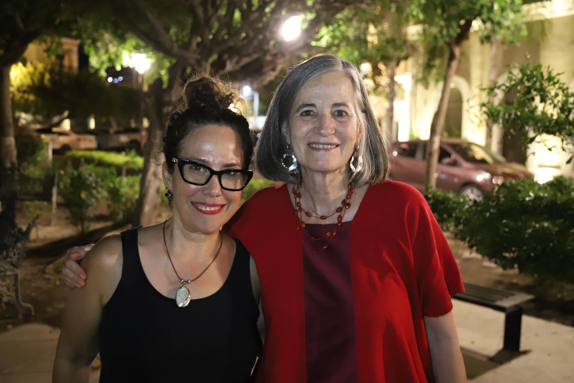 $!Leonor Ramírez y Mónica Lavín.