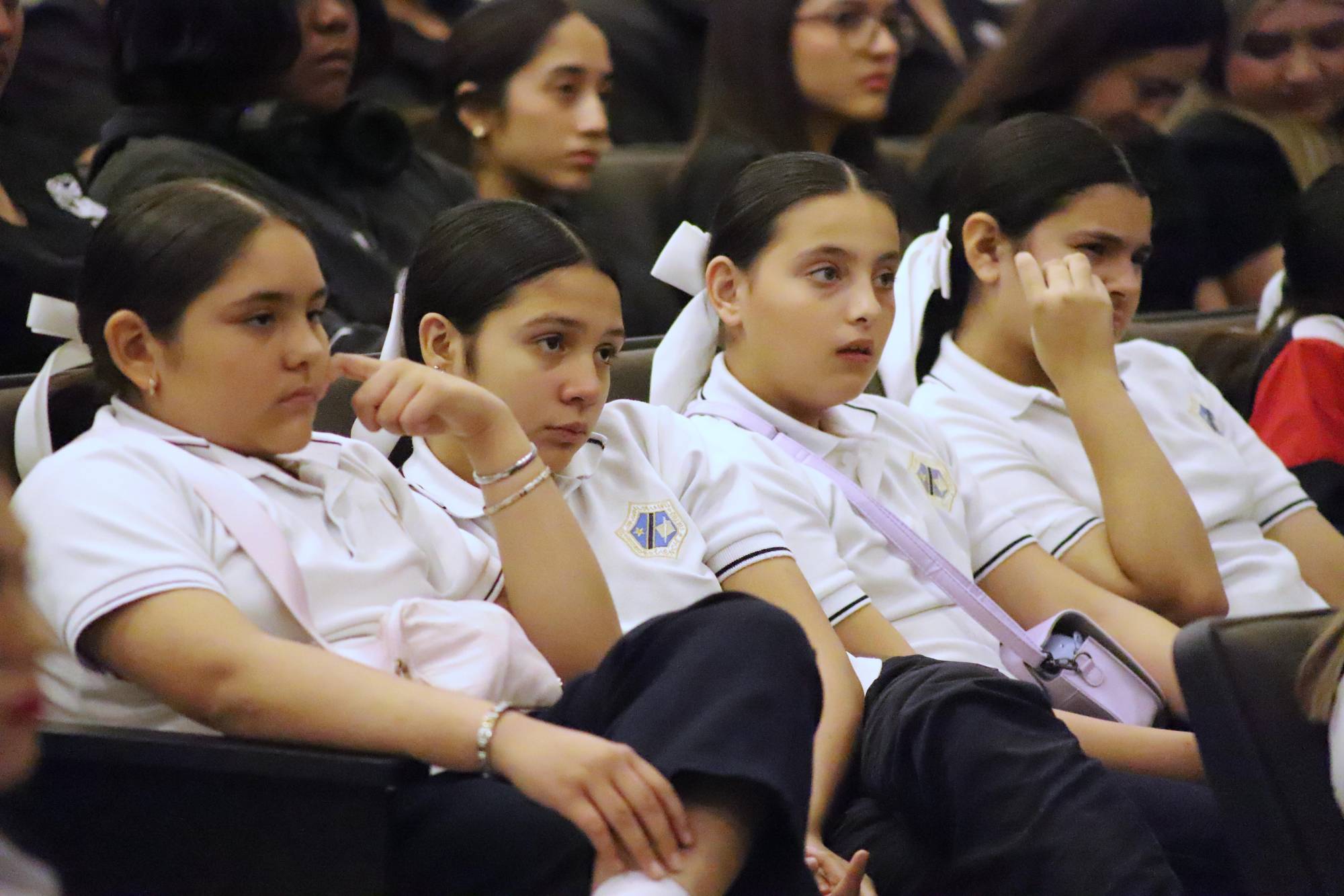 $!María del Rosario Espinoza inspira a jóvenes en Guasave en conversatorio ‘Mujeres que rompen barreras’