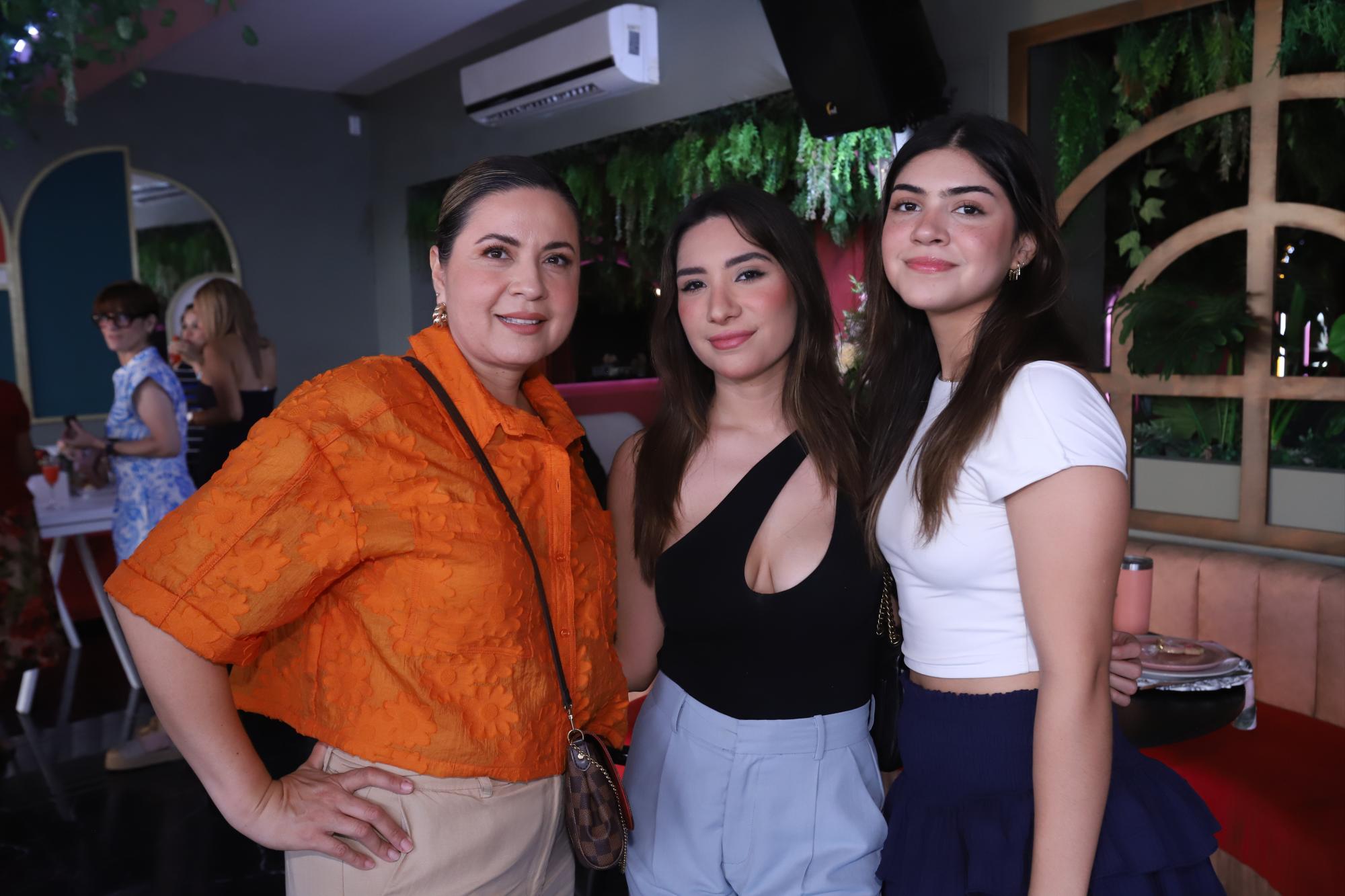 $!Gisela Martín del Campo, Alexandra y Allison Reynaga.
