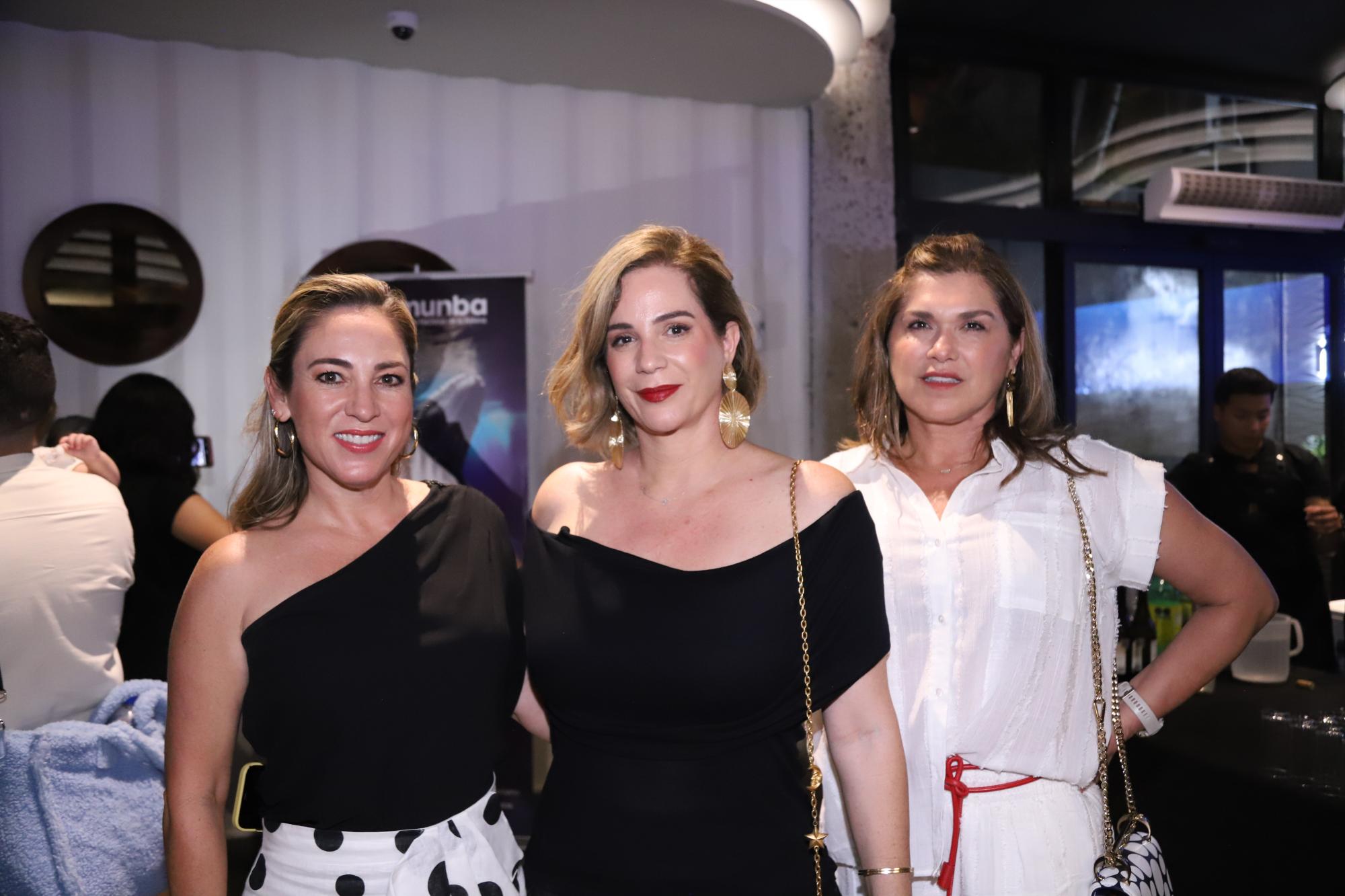 $!Alejandra León, María Esther Juárez y Vicky Almada.