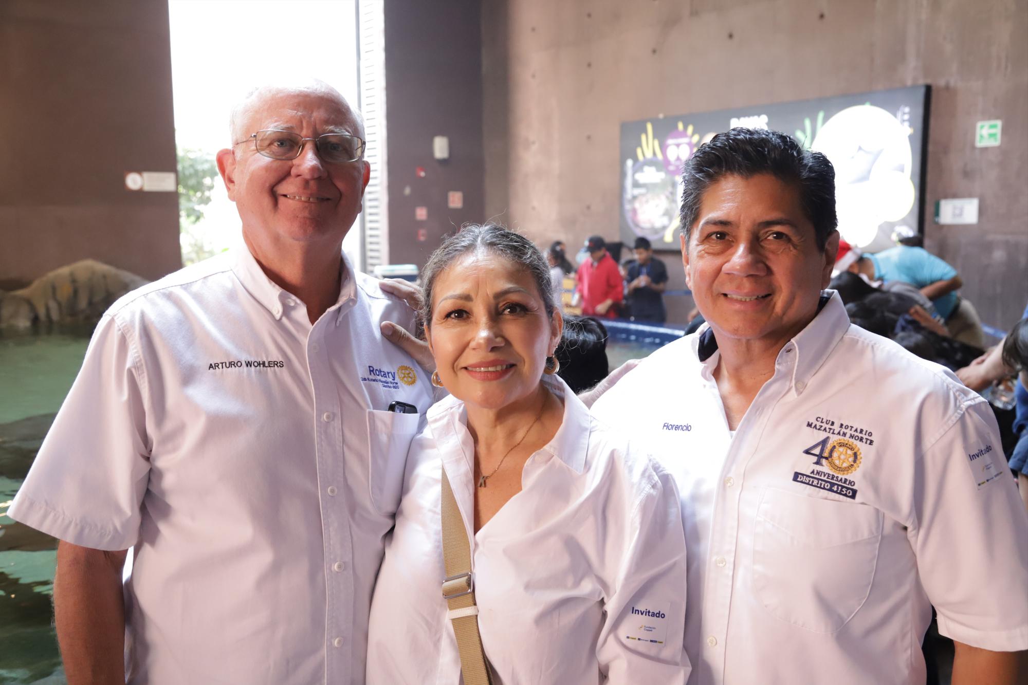 $!Arturo Wohlers, Kenia de Álvarez y Florencio Álvarez.