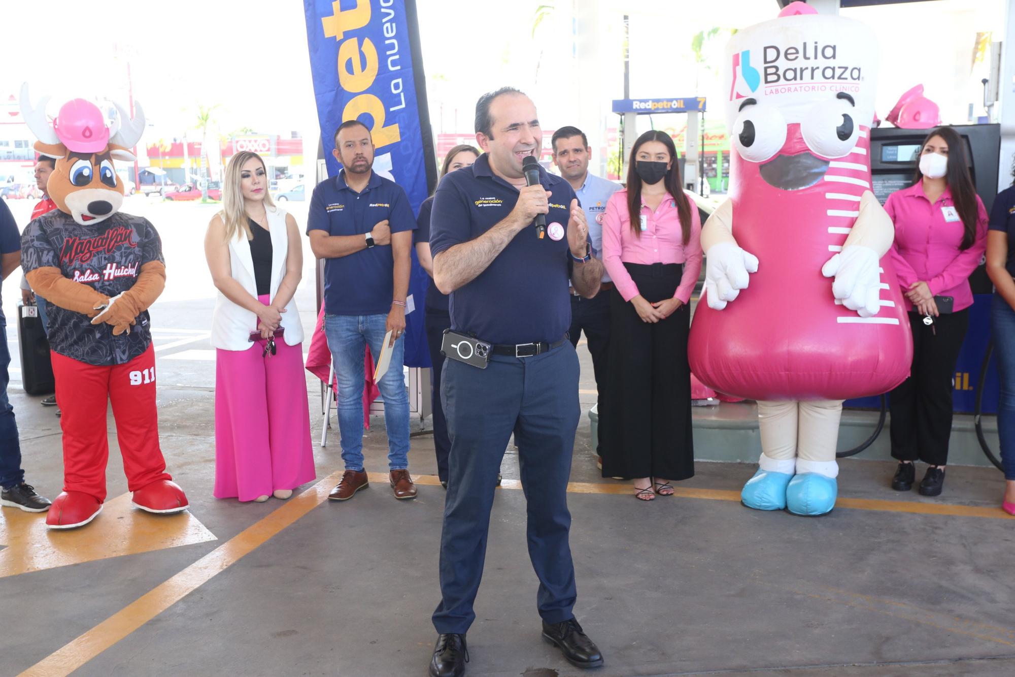 $!El director general de Grupo Petroil, Roberto Arámburo Lizárraga, dio la bienvenida a los presentes y explicó la dinámica de la campaña.