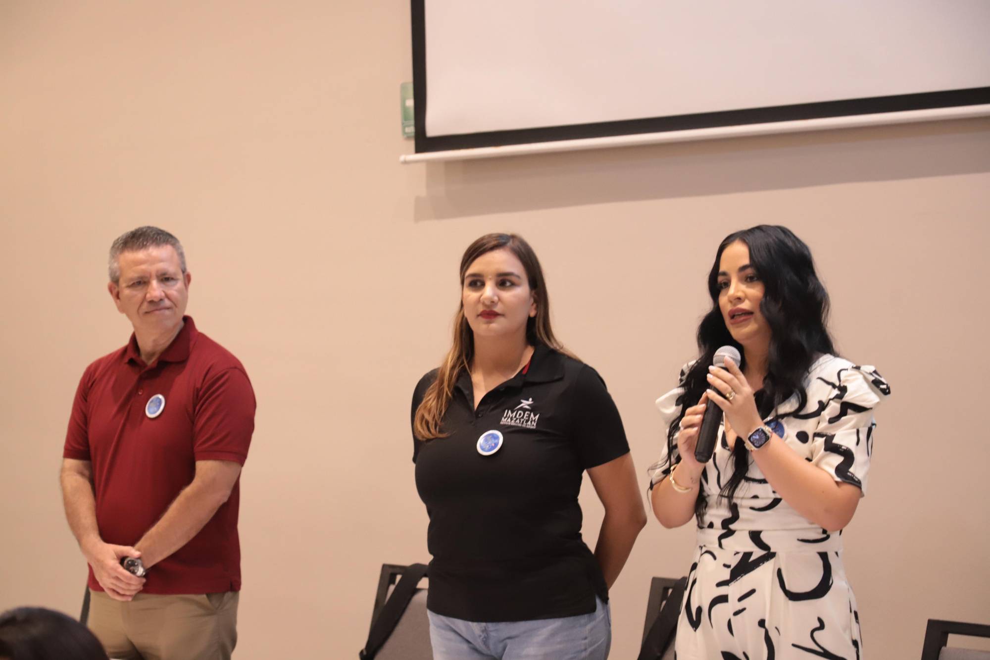 $!Brianda Loc, coordinadora en Mazatlán de la Fundación Letty Coppel, agradeció la participación de los asistentes.