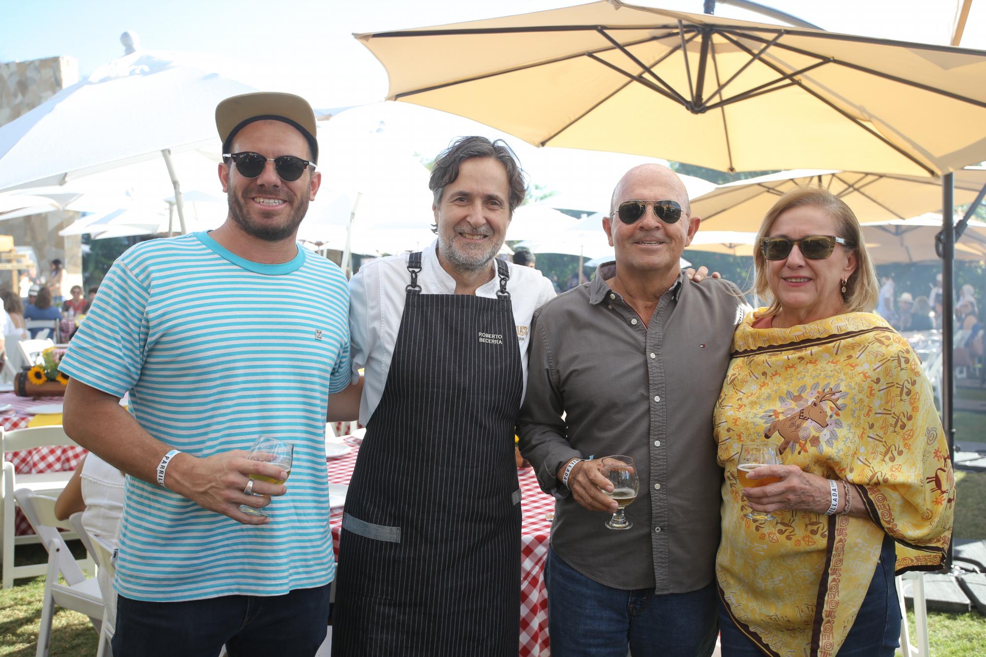 $!Kurt Heimpel, el chef Roberto Becerra, Billy Heimpel y Olga de Cima de Heimpel.