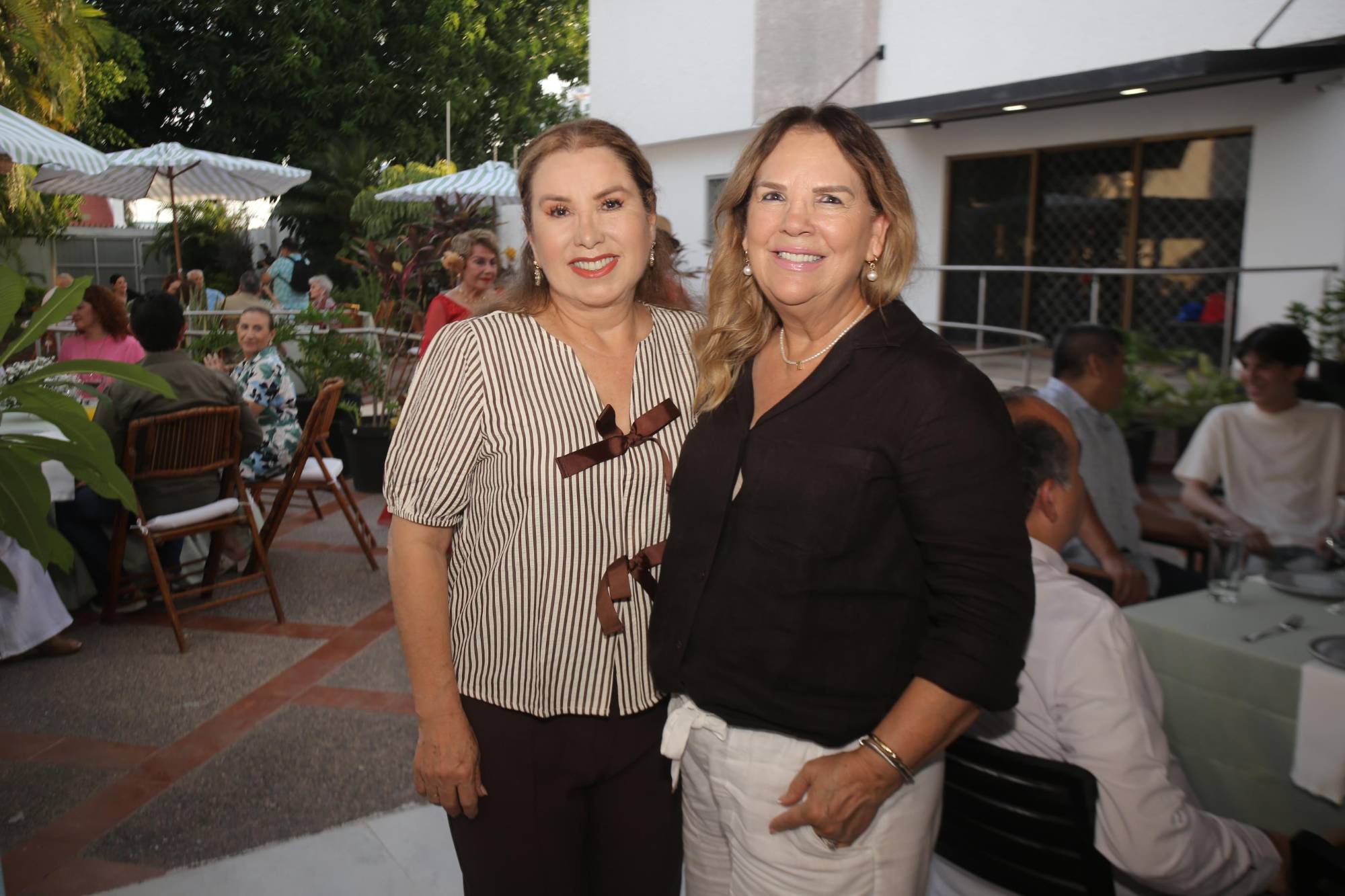 $!Rocío Acosta y Martha Osuna.