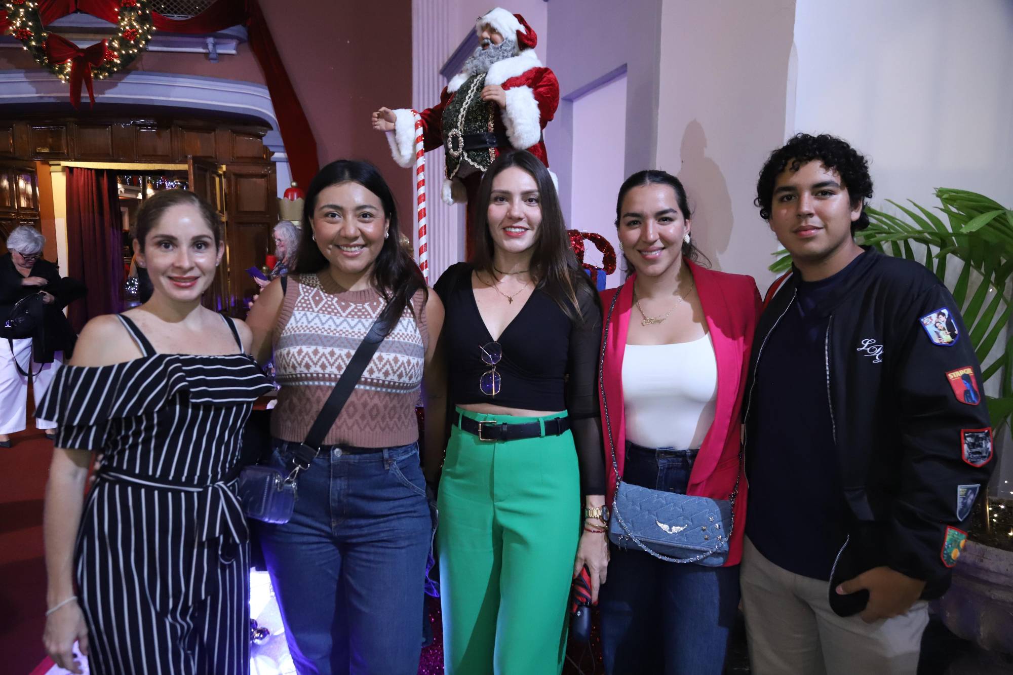 $!Mirna Ganchegui, Lizbeth Díaz, Karina Reyes, Karely Apodaca y José Ángel Apodaca.