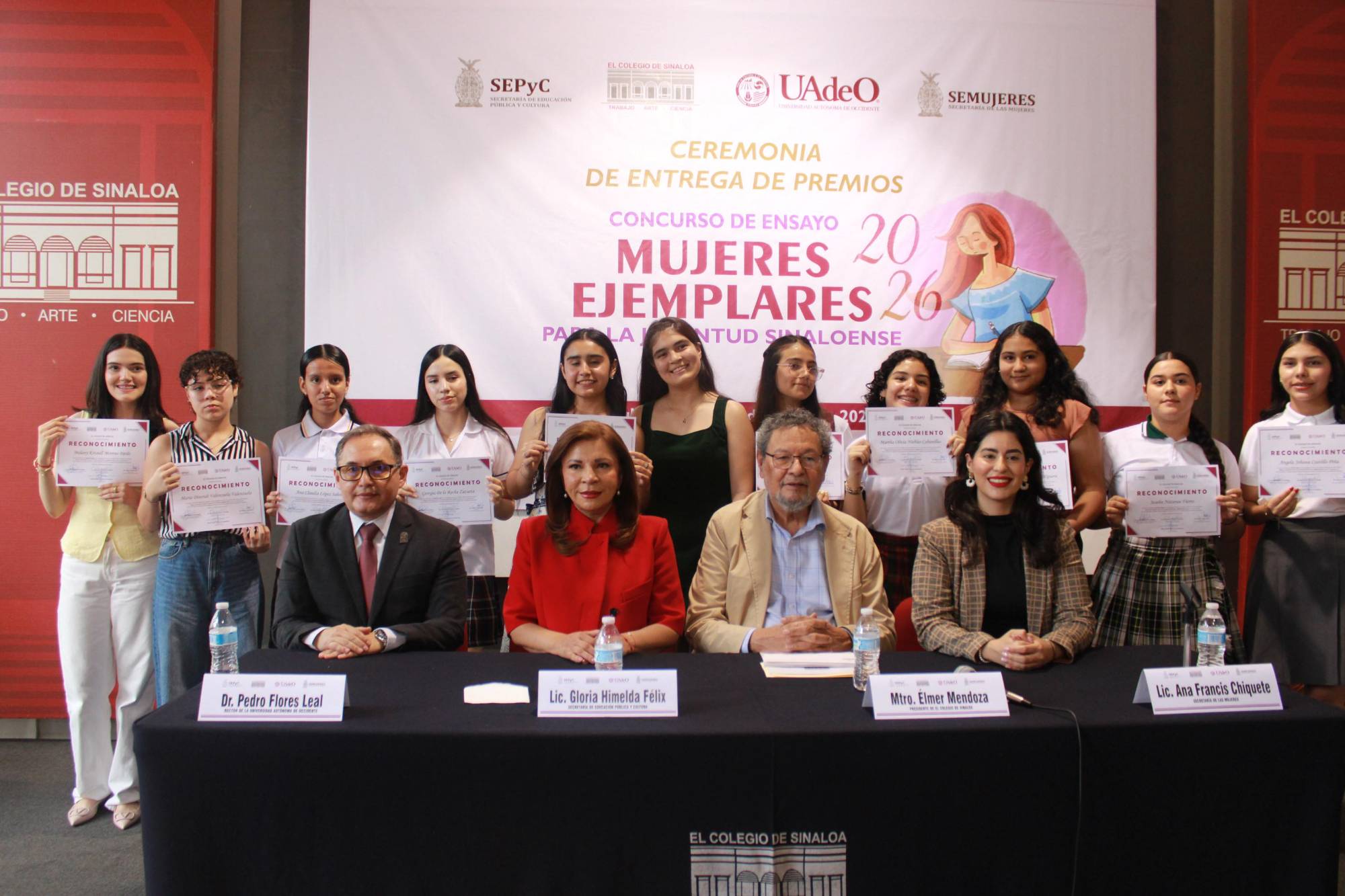 $!Autoridades junto a las ganadoras de ambas categorías.
