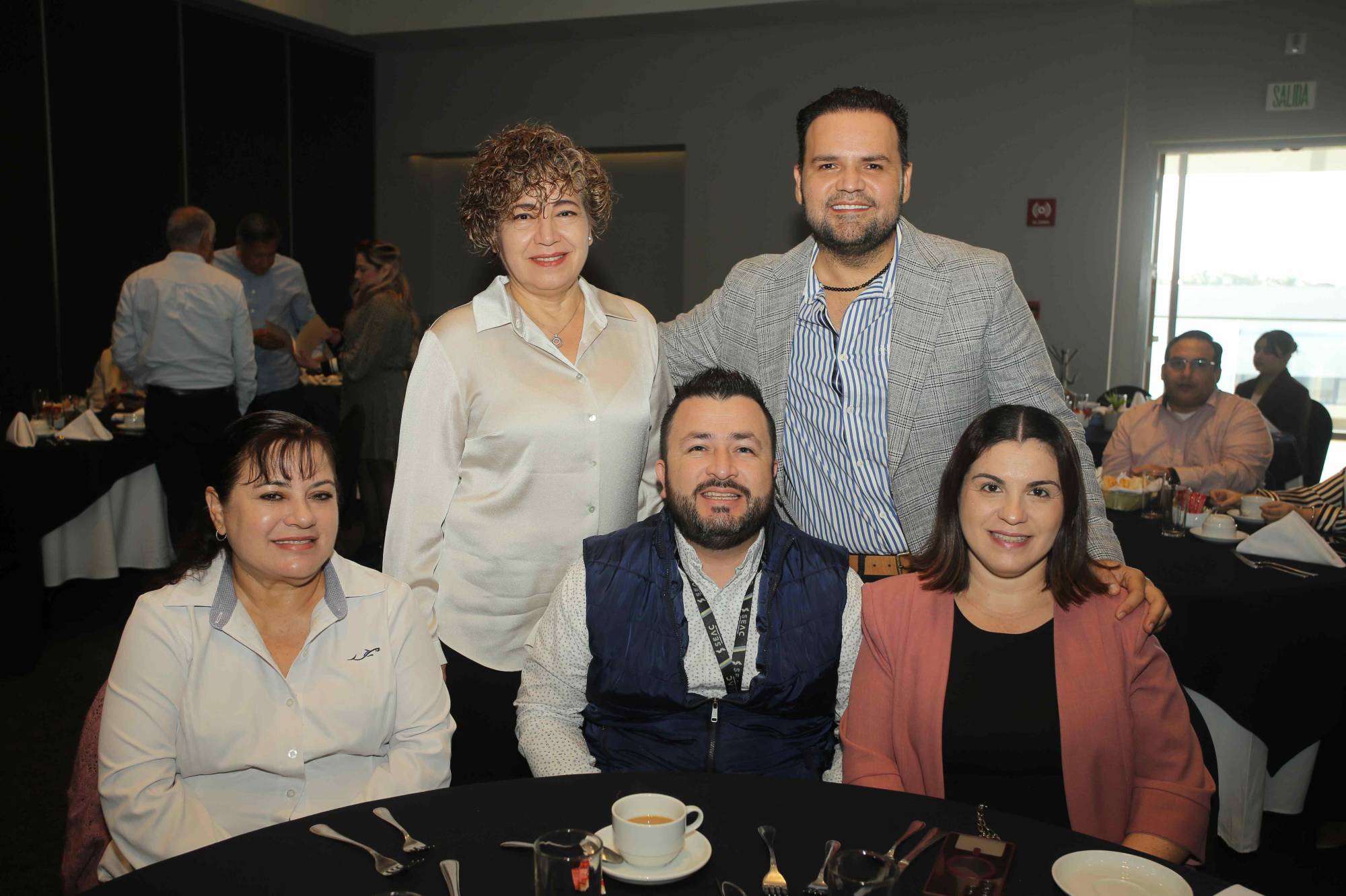 $!Gabriela Ortega, Iván Osuna, Juanita Medina, Gustavo Bastidas y Ofelia Montes.