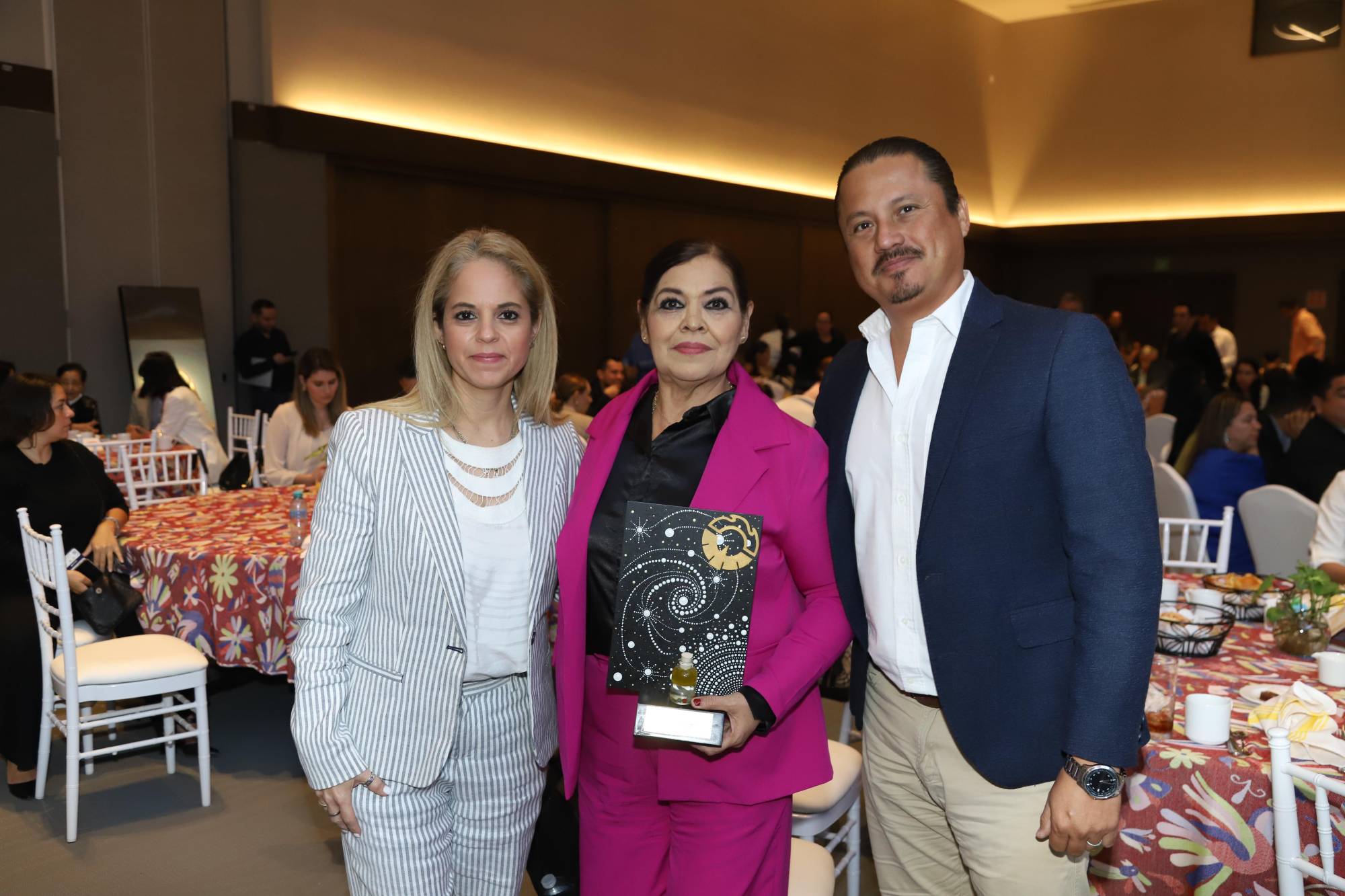 $!Wendy Hernández, Rosa Sara Uribe Hernández y Luis Suiqui.