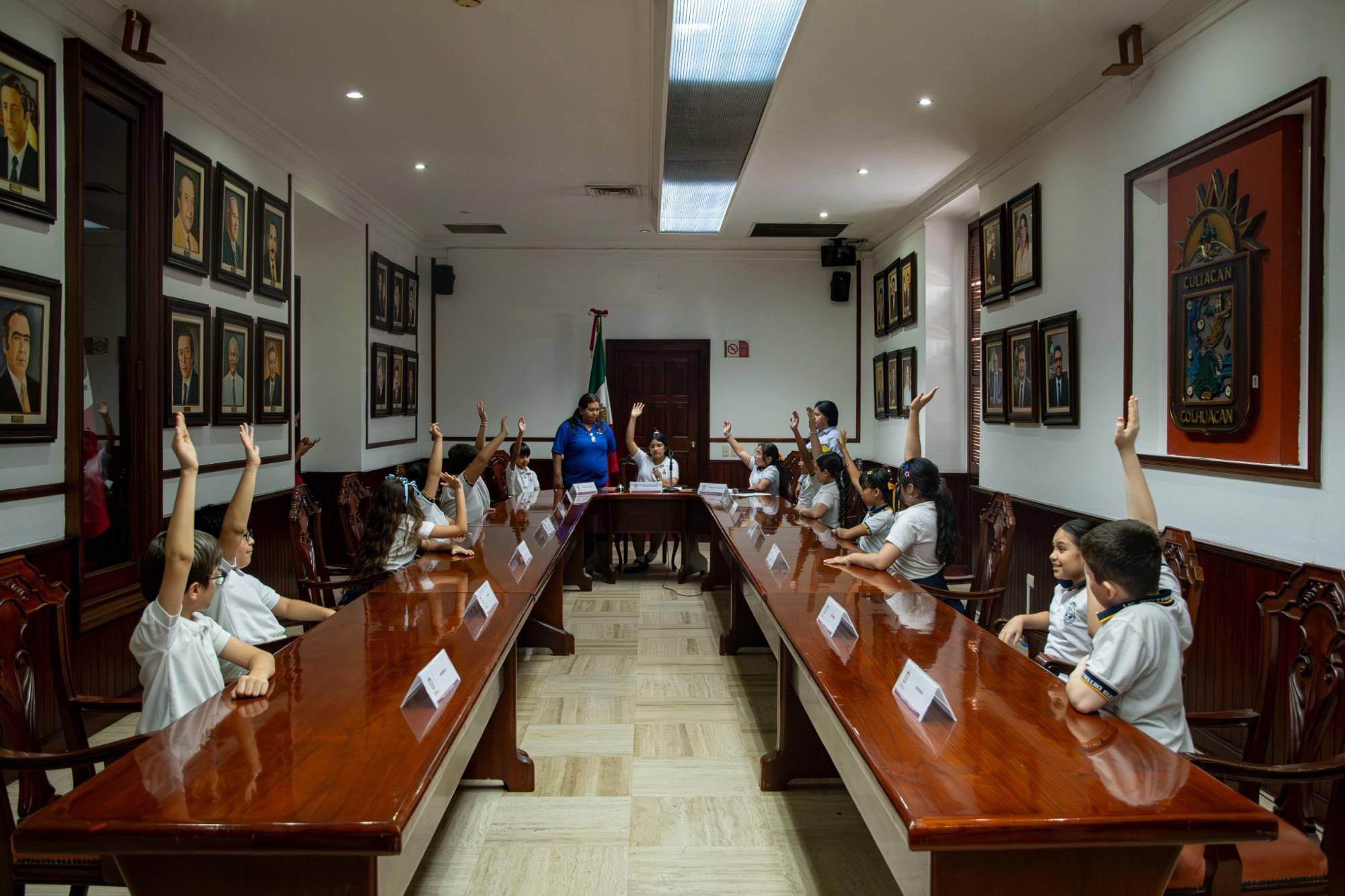 $!Conocen alumnos de la primaria Eustaquio Buelna la historia del Ayuntamiento de Culiacán