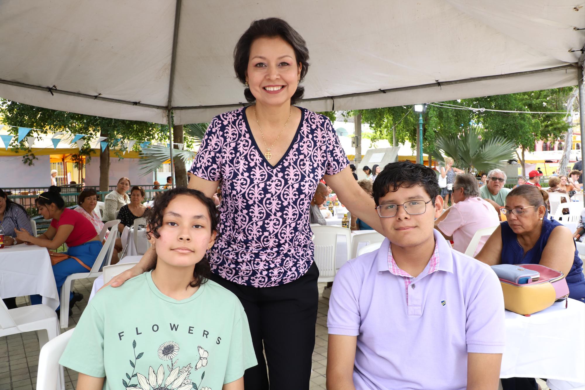 $!Carmen Julia Fonseca, Jazmín Luna y Axel Jake.