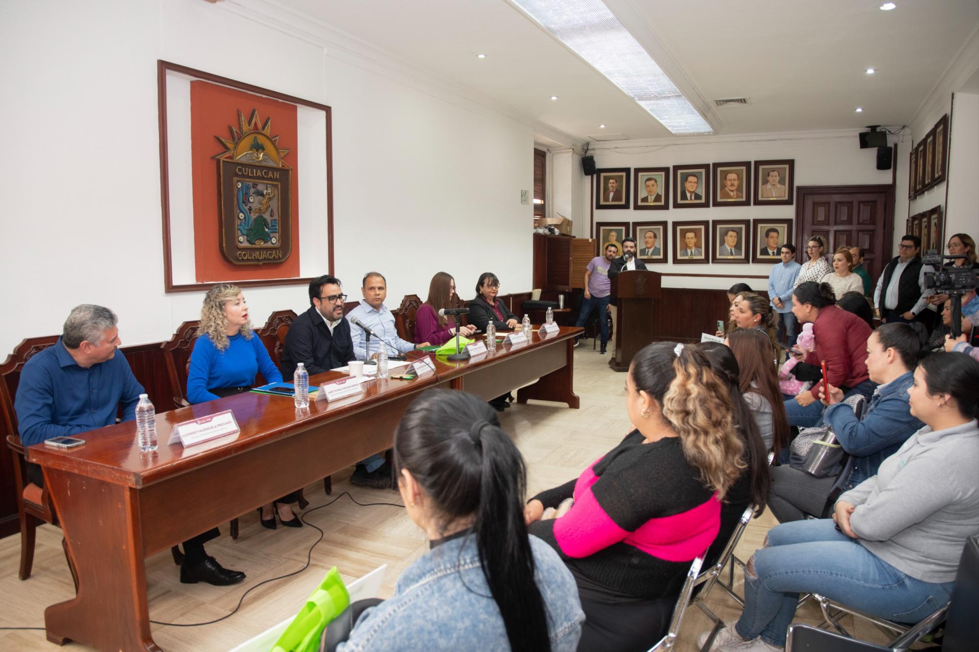 $!Firman segunda adenda del programa de microcrédito para mujeres emprendedoras de Culiacán
