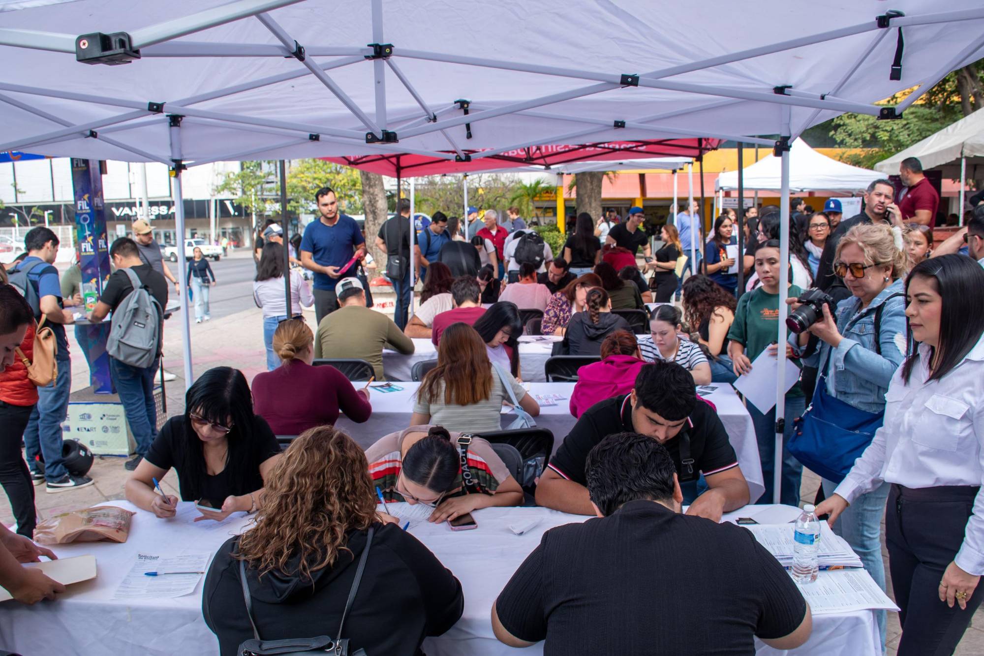 $!Realizan Feria del Empleo en Culiacán con más de 500 vacantes