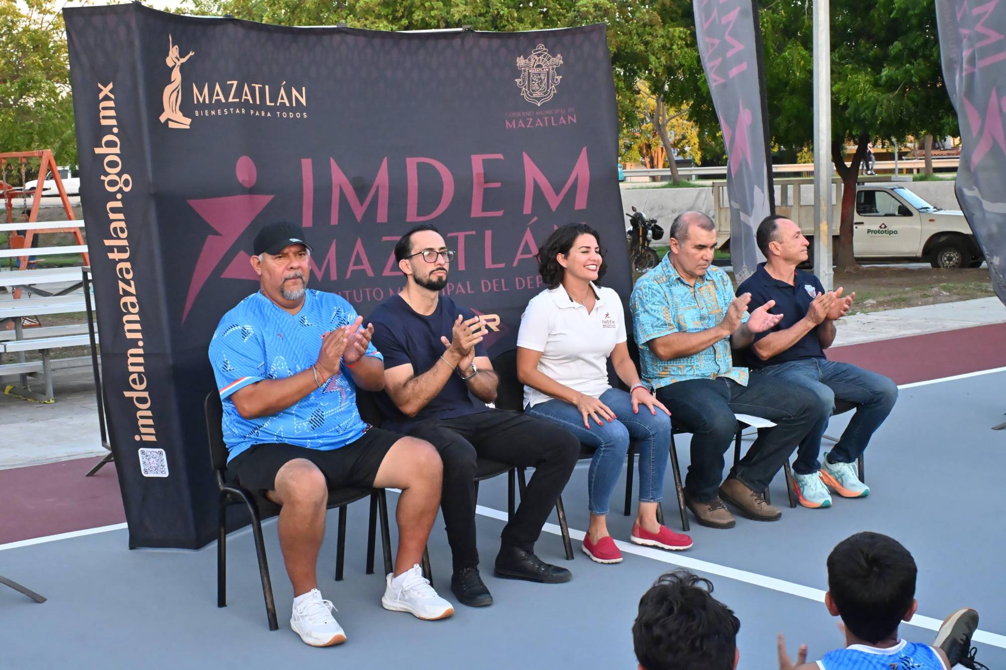 $!Entregan rehabilitación de la cancha de basquetbol del Info Playas