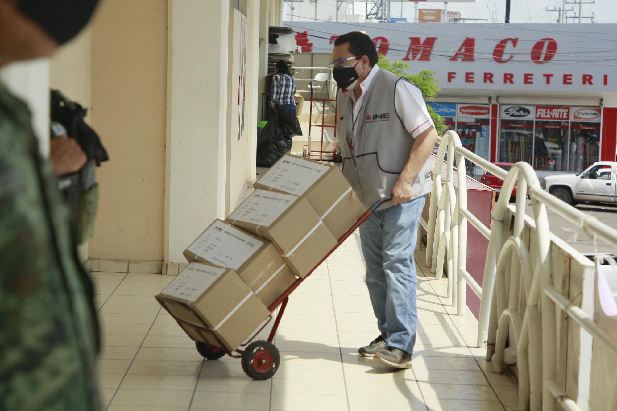 $!Llegan boletas boletas de consulta ciudadana al INE.