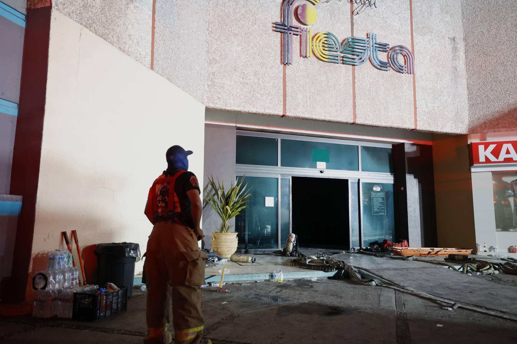 $!Yeraldine Bonilla acude a Los Mochis a supervisar atención tras incendio