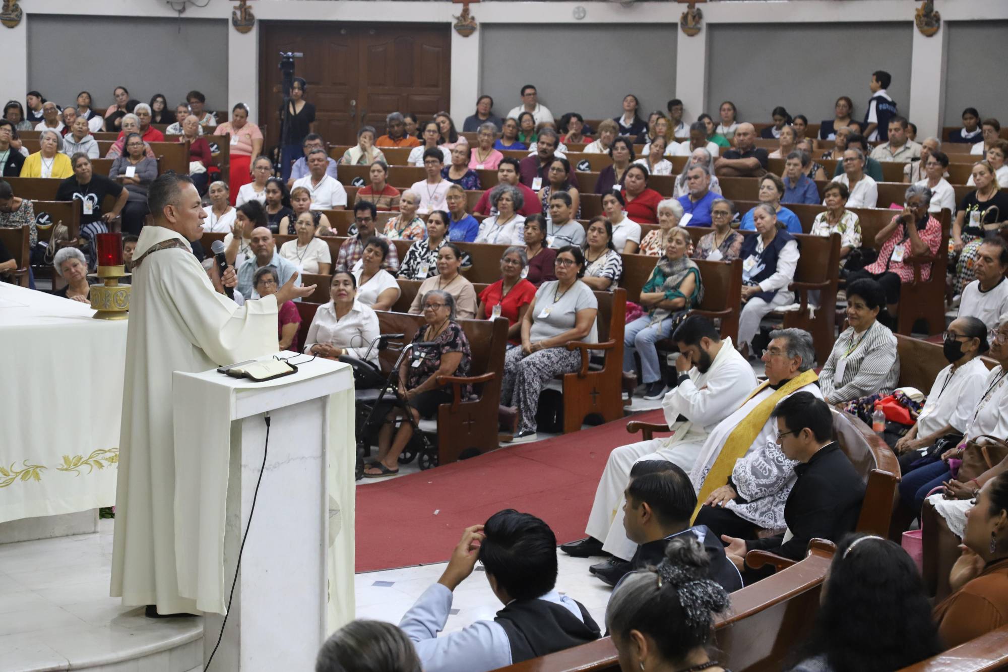 $!El evento incluyó momentos de oración, conferencias, dinámicas grupales y celebraciones litúrgicas.