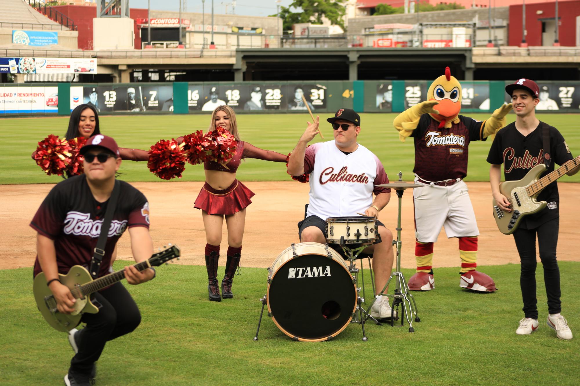 $!Canta grupo Pistache la porra perfecta con el tema ‘Ya quiero ir al beisbol’