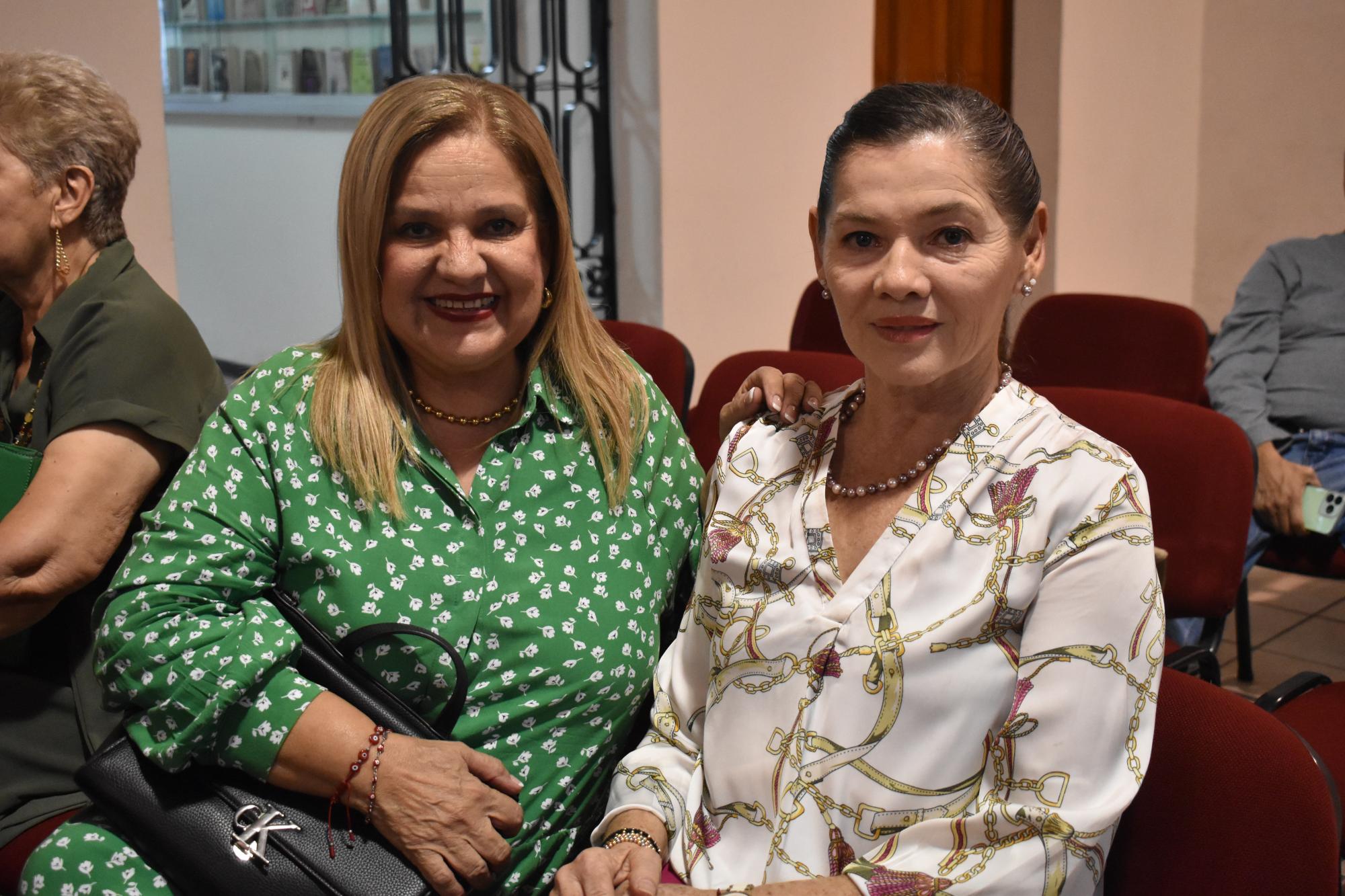 $!Olga Peña de Frías y Lilia Baca de Galván.