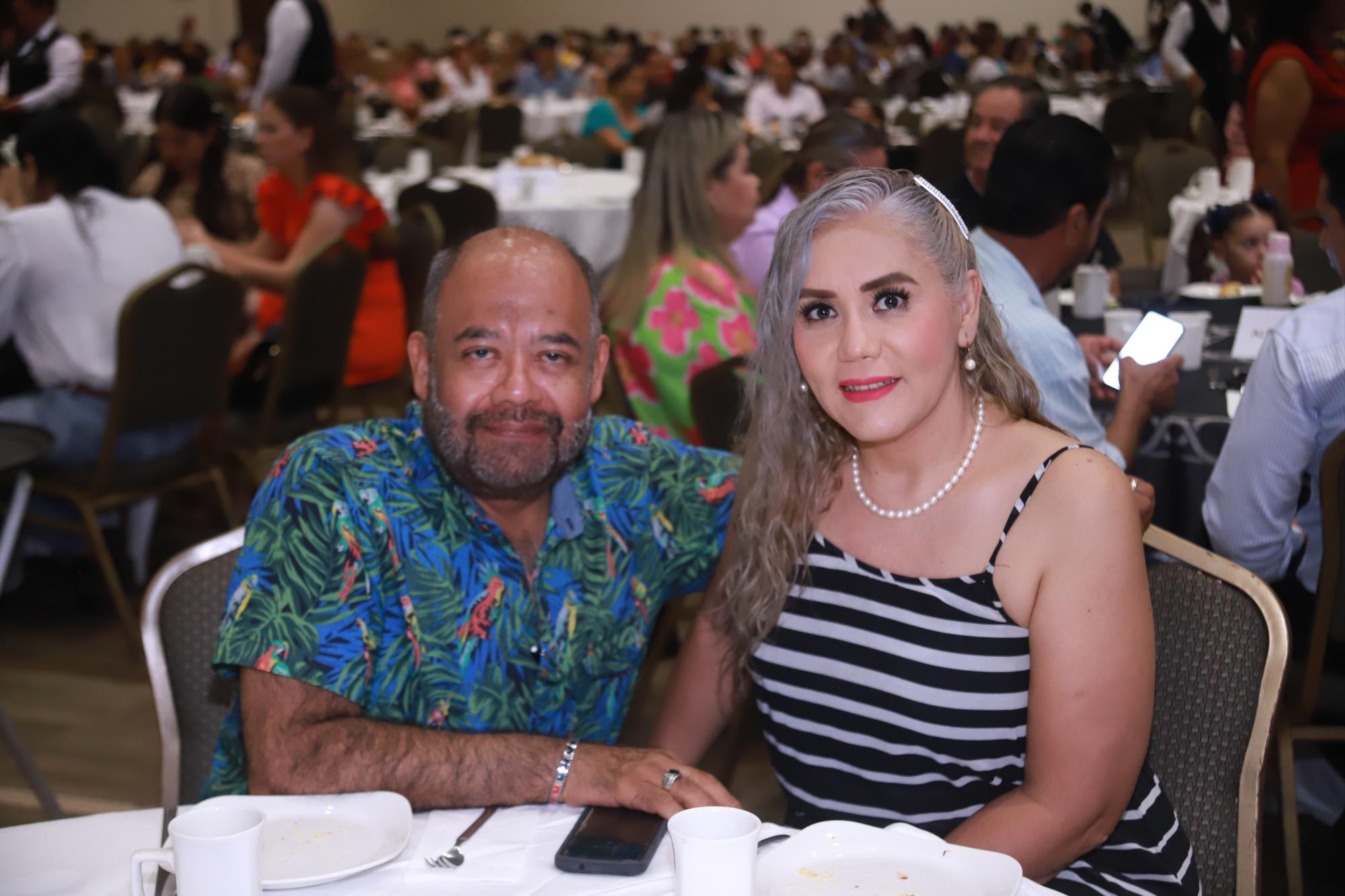 $!Miguel Ángel González y Hosanna Méndez.