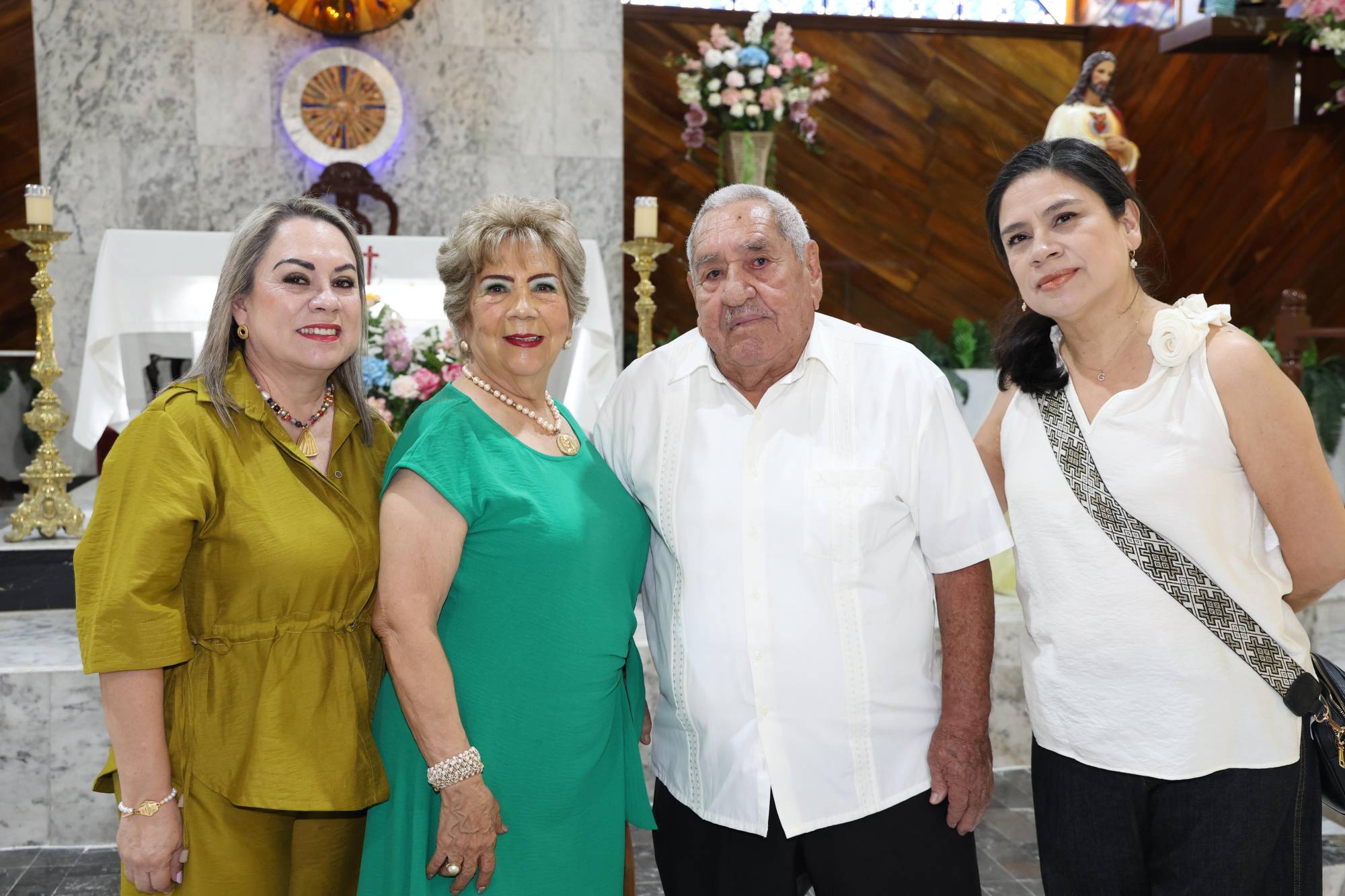 $!Elca Aguirre y Guillermina García acompañaron a la pareja.