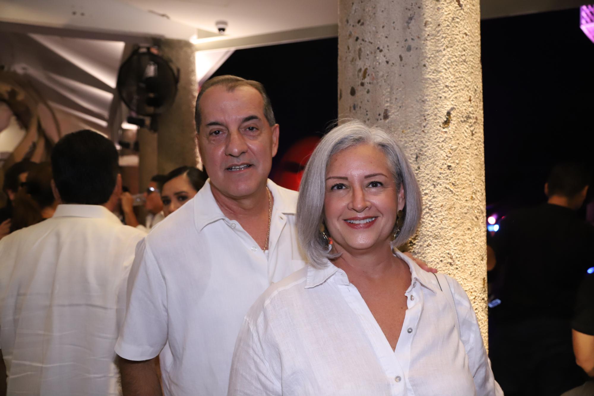 $!Carlos Valdez y Paulina Carrillo.