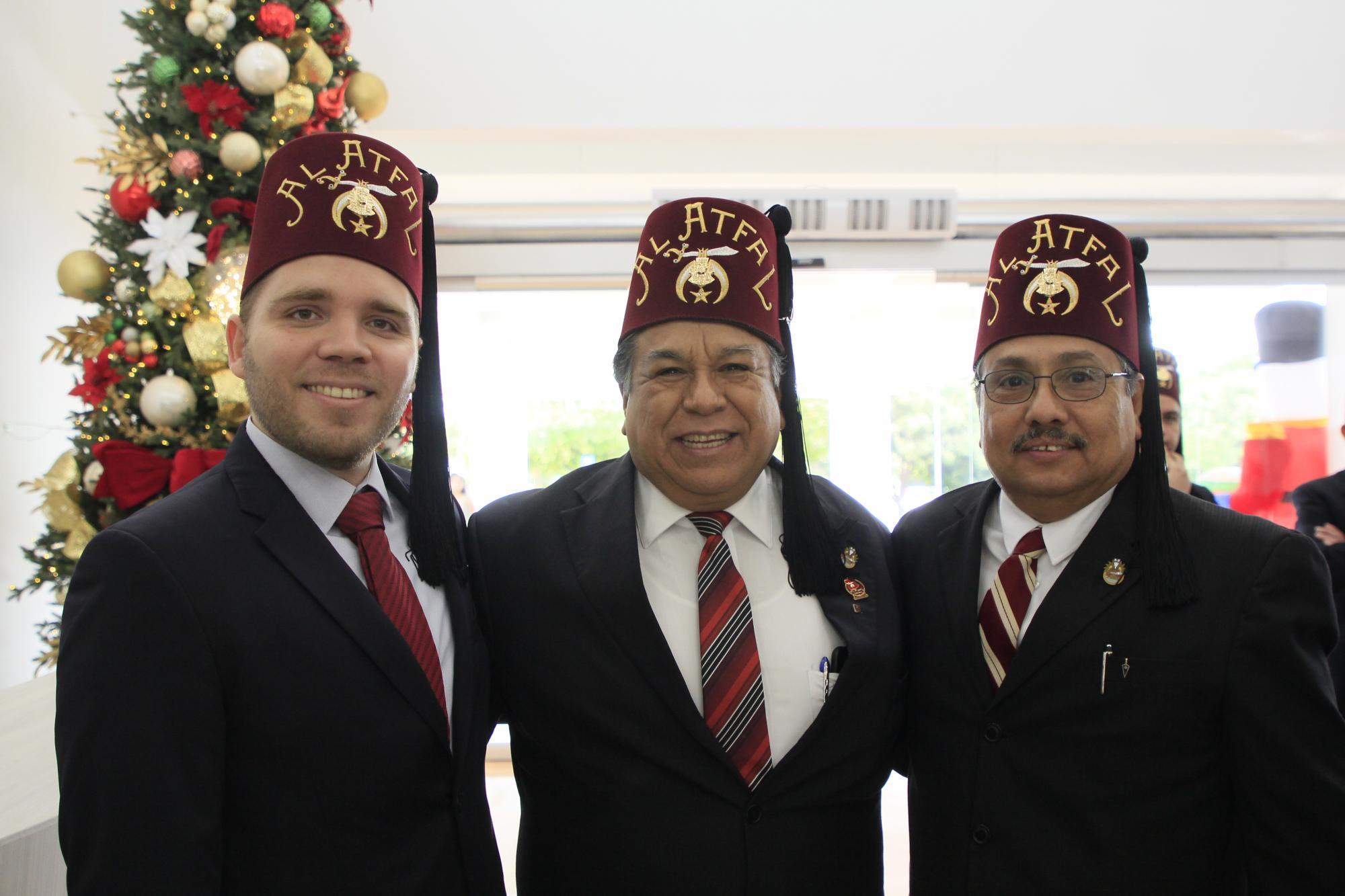 $!José Lara, Santos Andrade, presidente de Club Shriners e Hiram de la Paz.