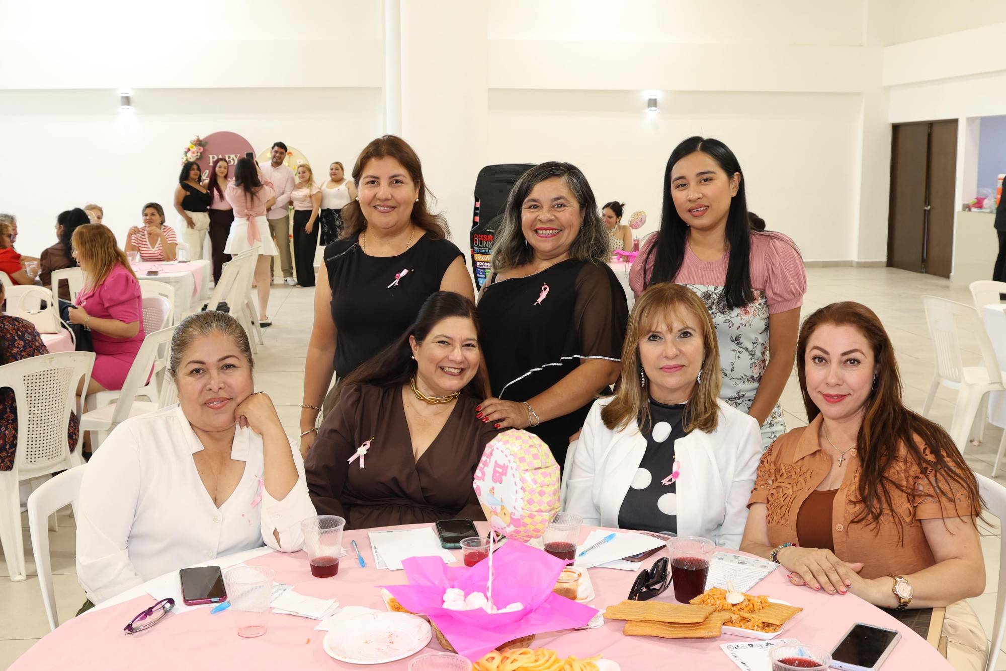 $!Paty Bonel, Alma Delia Osuna y Jasogara Morales. Sentadas, Carolina Corpus, Verónica Pérez, Becky Núñez y Rosa Isela Jackes