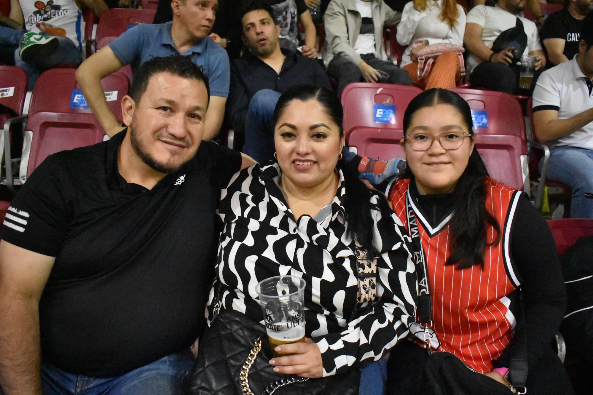 $!Carlos Terrazas, Wendy Durán y Wendy Terrazas.