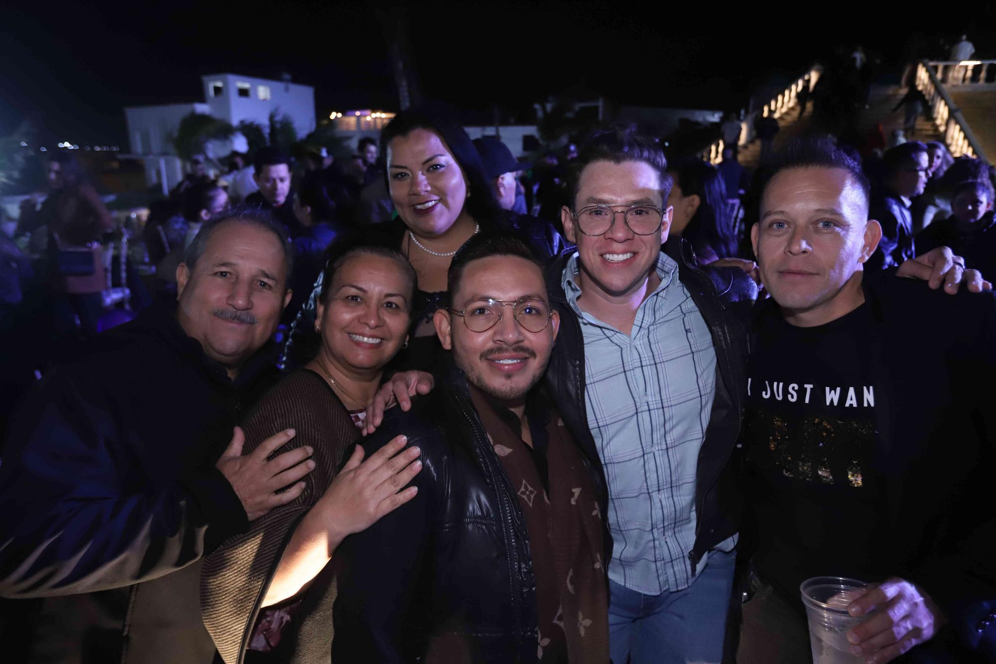 $!José y Juany Romero, Arely Zazueta, Rodolfo Tirado, Alfonso Velsa y Gazelem Lara.